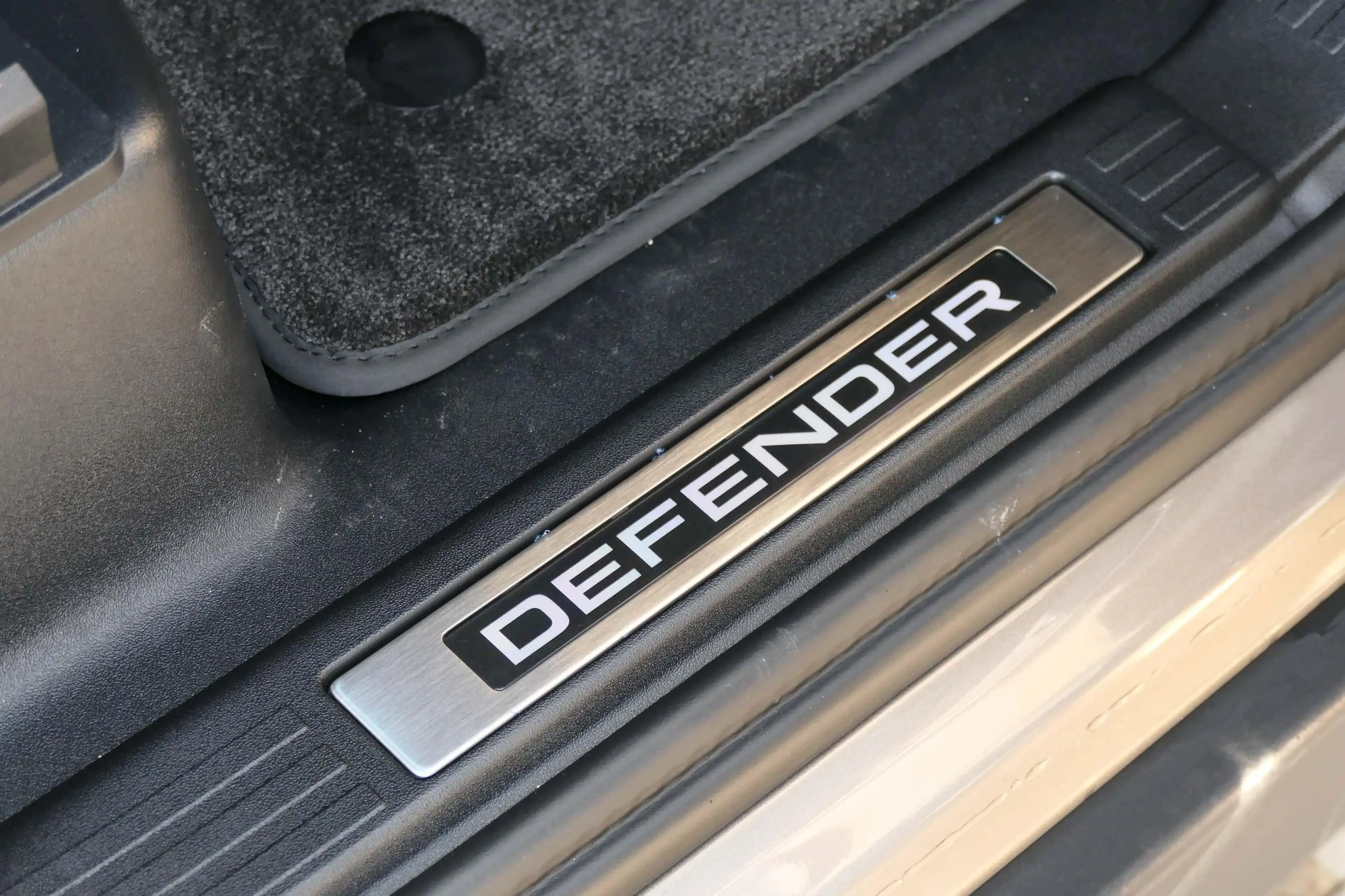 Land Rover Defender 110 P635 OCTA | PANO | SEAT VENT | TOWB | MERIDIAN — photo 13