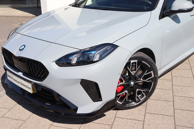 BMW 120 1 Serie M Sport Automaat / Trekhaak / Achteruitrij — photo 2