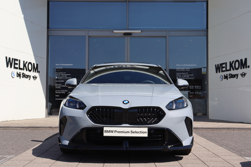 BMW 120 1 Serie M Sport Automaat / Trekhaak / Achteruitrij — photo 3
