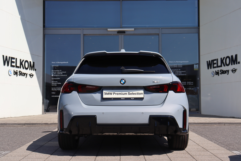 BMW 120 1 Serie M Sport Automaat / Trekhaak / Achteruitrij — photo 11