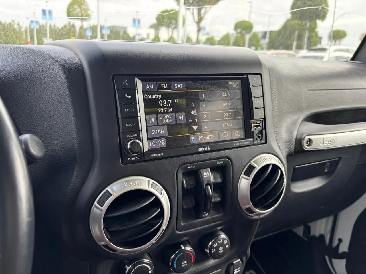 Jeep Wrangler снимка Jeep Wrangler
