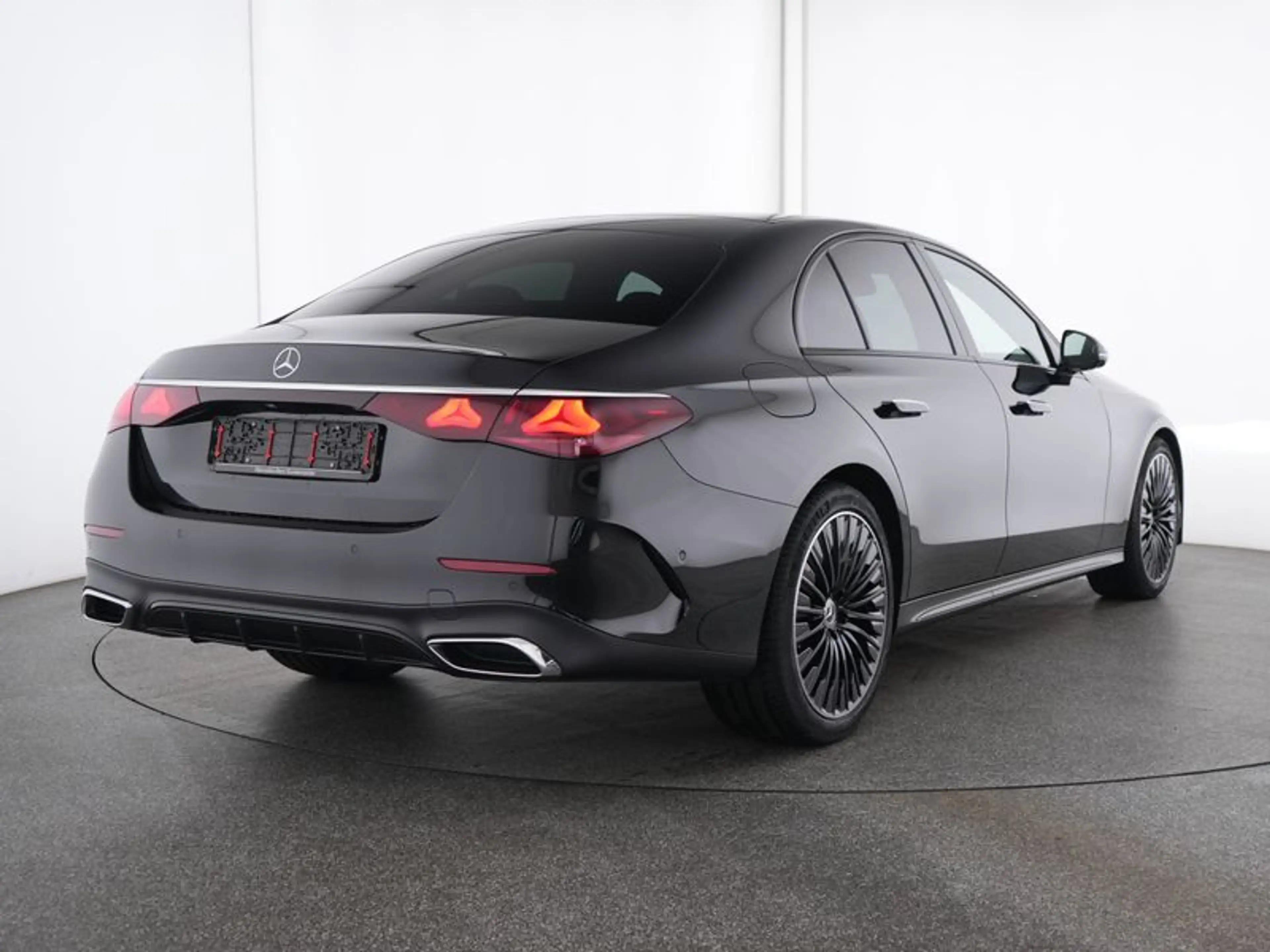 Mercedes-Benz E 220 d AMG Line Advanced Burmester 20" Night — photo 2