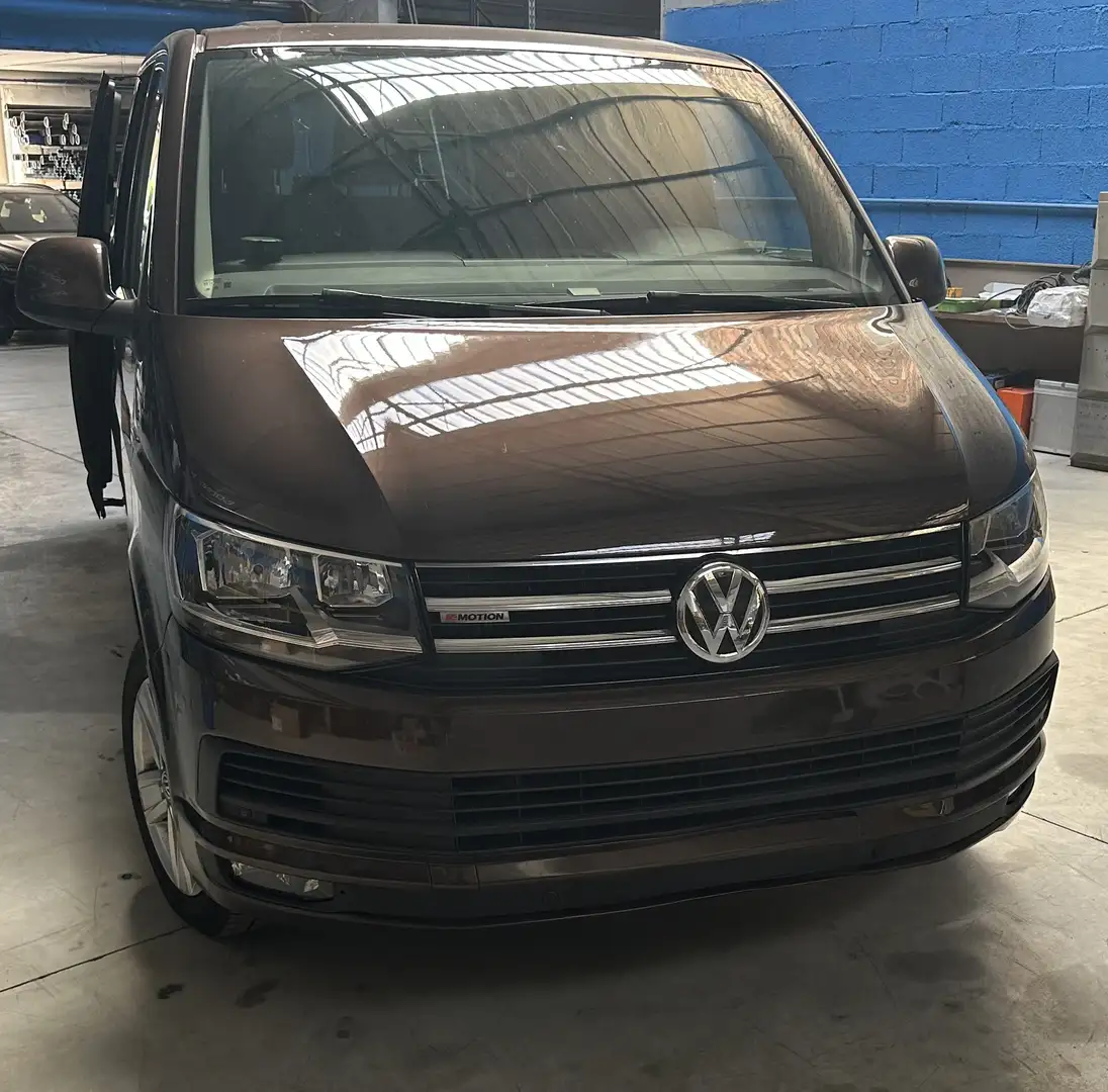 Volkswagen T6 Caravelle - 1