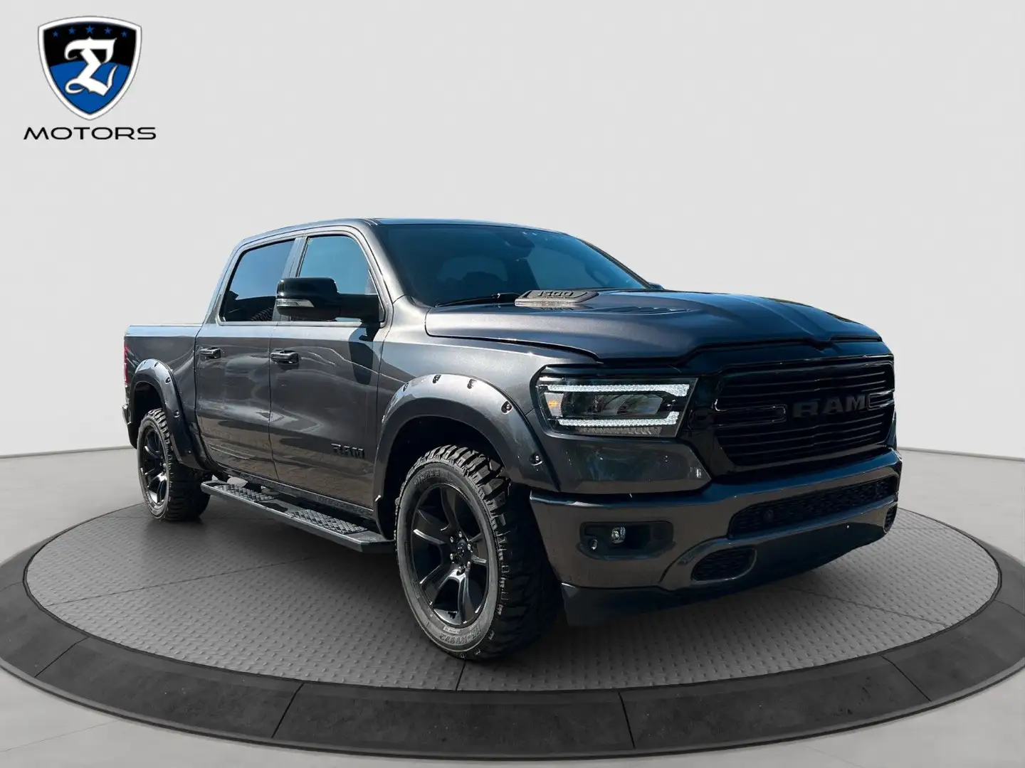 Dodge RAM /4X4/CREWCAB/CARPLAY/E-TORQUE/NIGHT EDITION Grau - 1