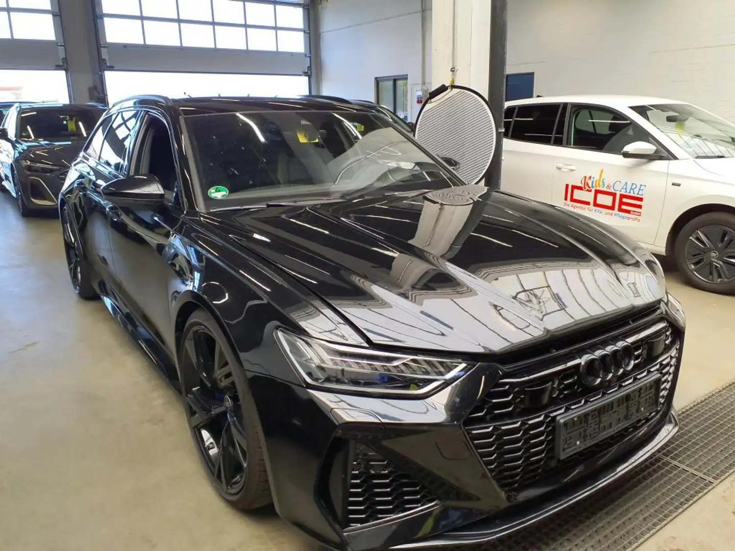 Audi RS6 Avant PANO B&O HuD STHZG ACC AHK KERAMIK 360 Schwarz - 2
