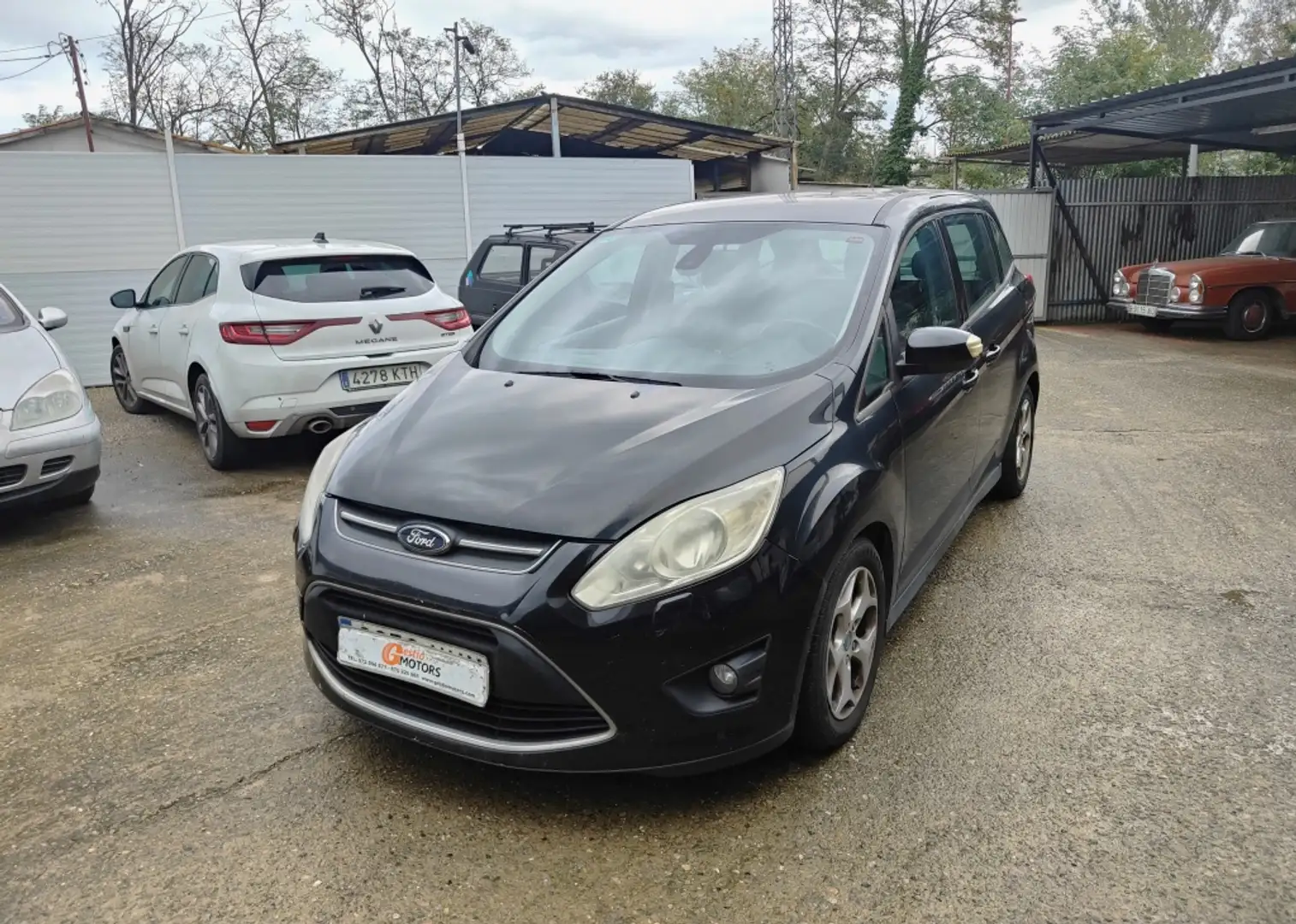 Ford Grand C-Max 1.6TDCi Trend Negro - 1