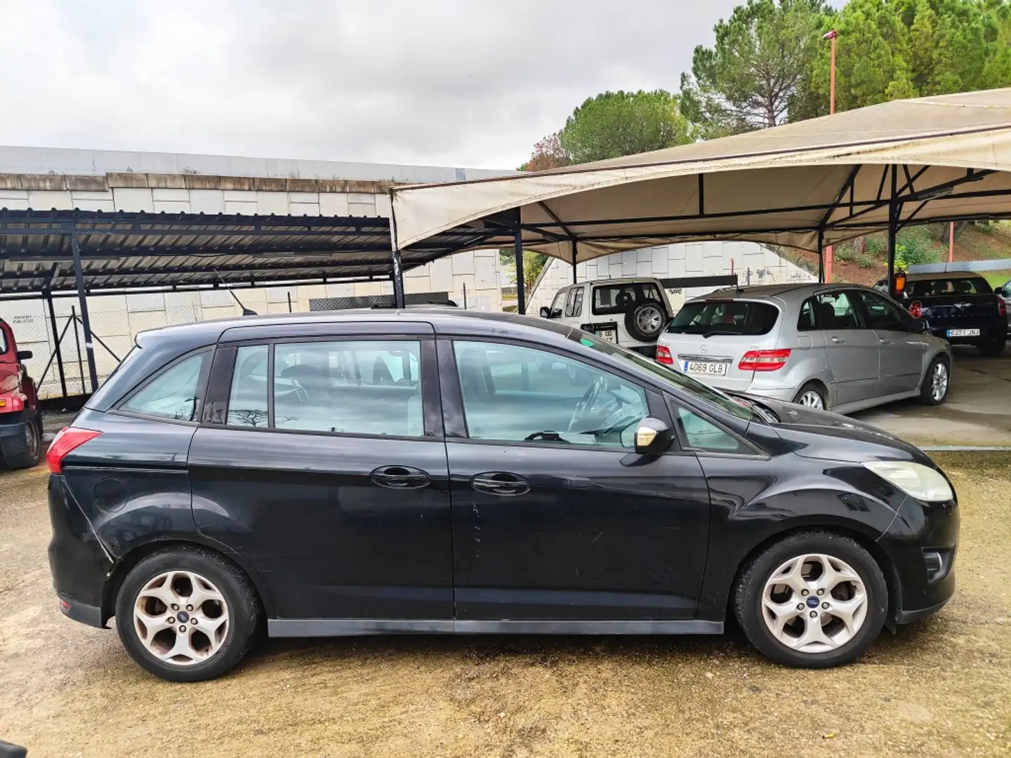Ford Grand C-Max 1.6TDCi Trend Zwart - 2