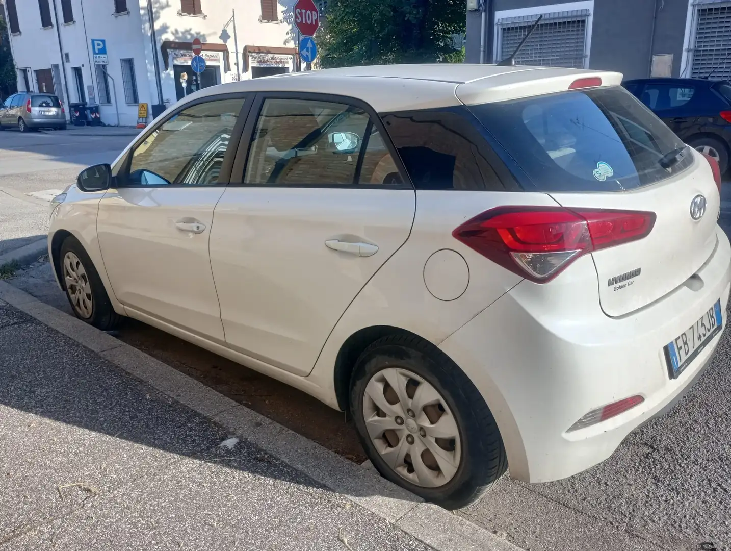 Hyundai i20 i20 II 2015 5p 1.1 crdi Classic 75cv Bianco - 1