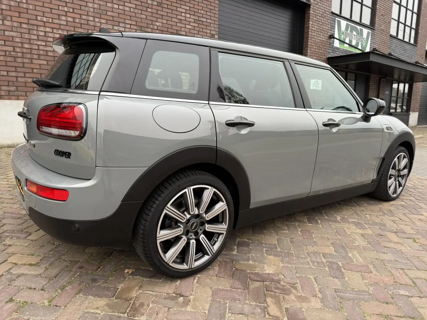 MINI Cooper Clubman Mini 1.5 / 136 PK / BMW dealer onderhouden / 1e Ei Grijs - 2