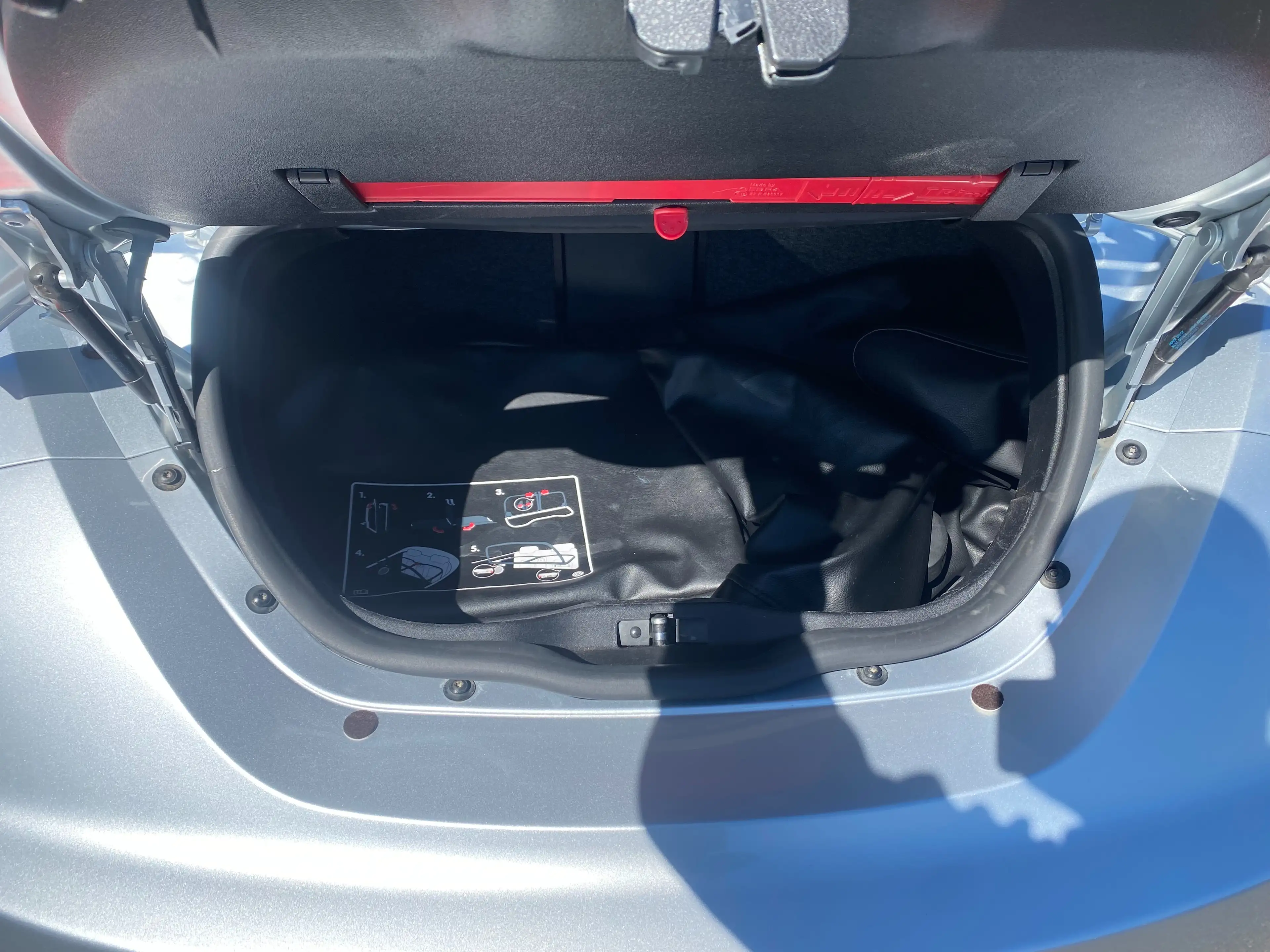 Volkswagen New Beetle Cabriolet 2.0 United — photo 14