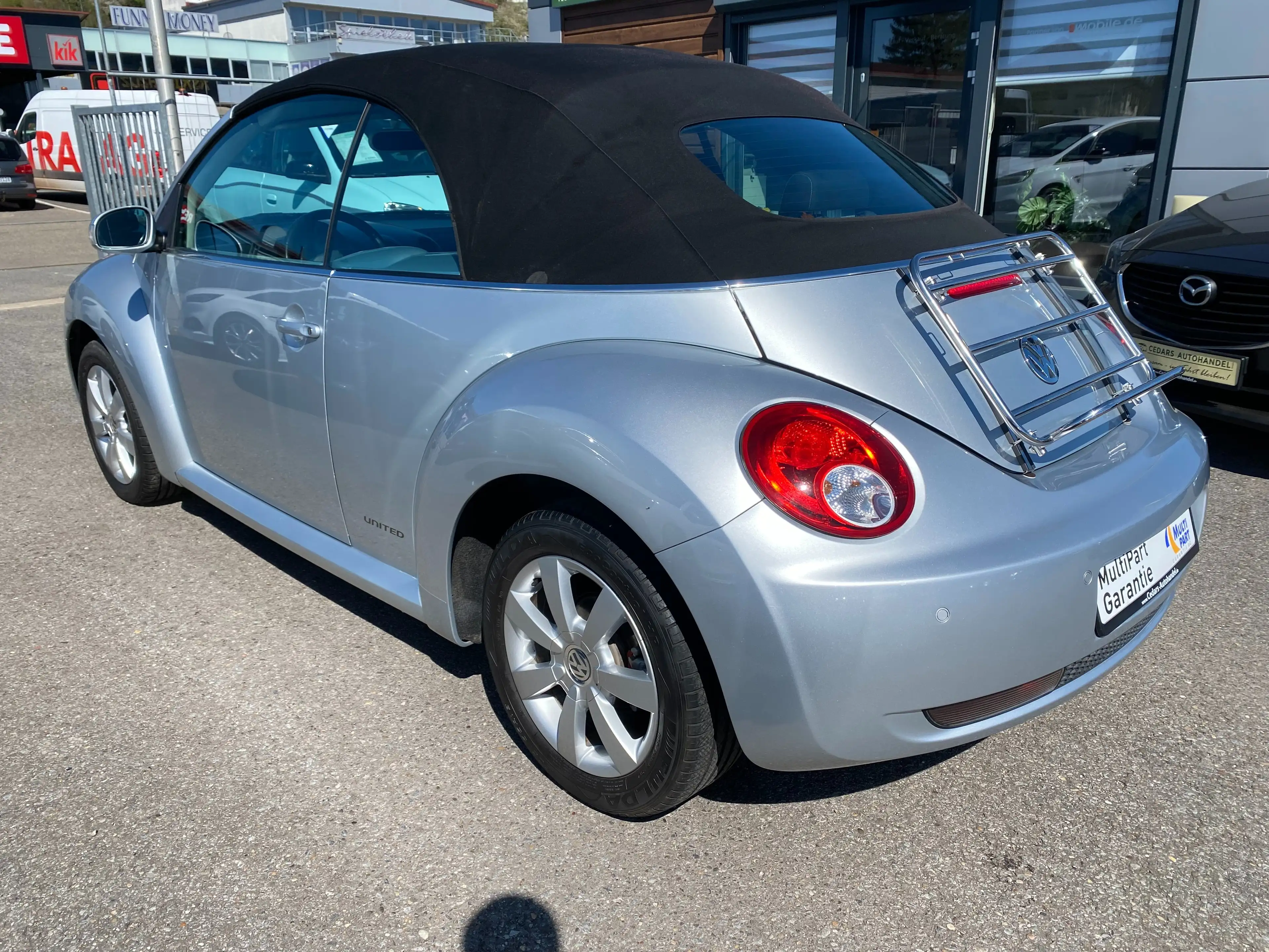 Volkswagen New Beetle Cabriolet 2.0 United — photo 6