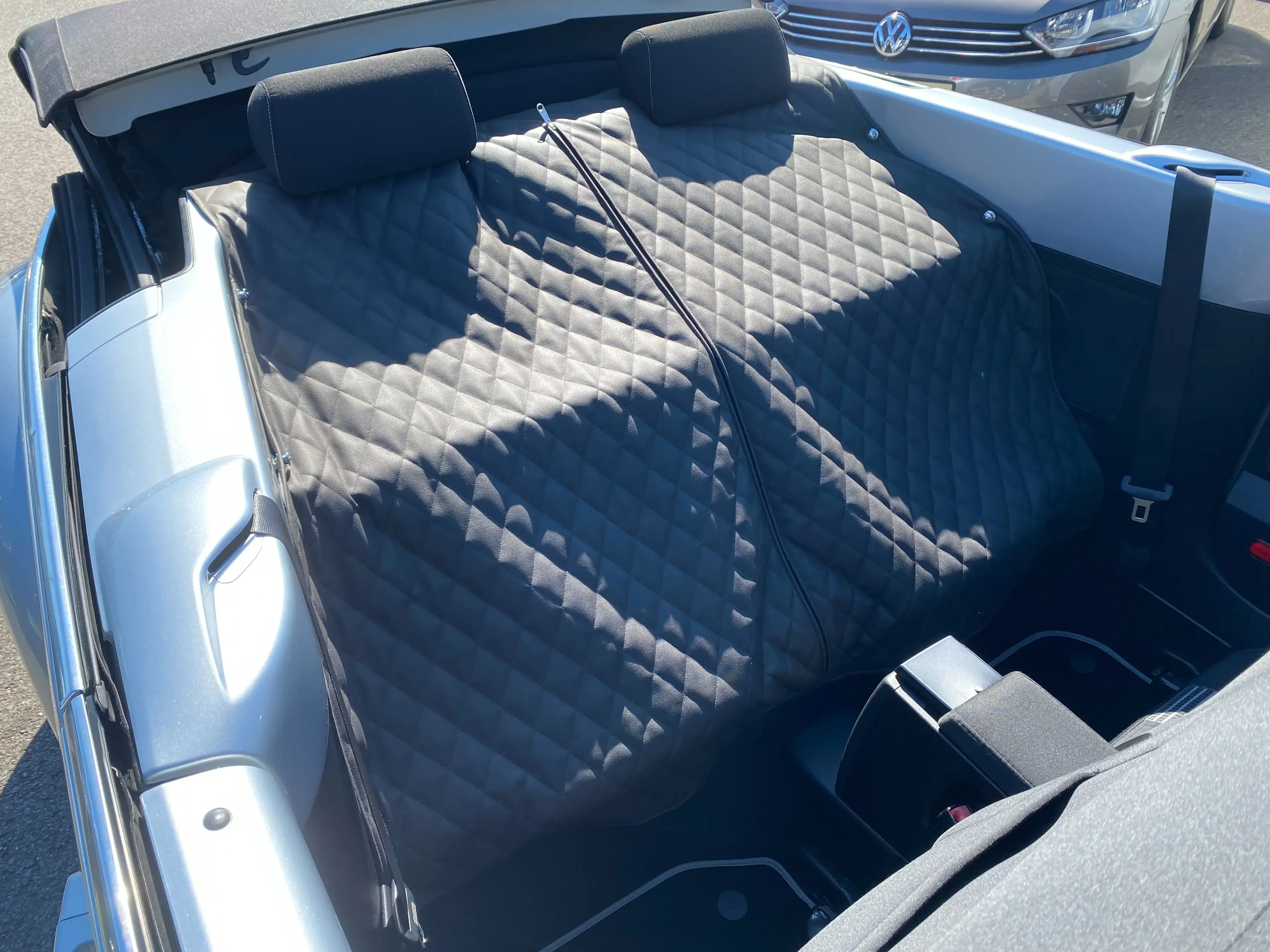 Volkswagen New Beetle Cabriolet 2.0 United — photo 17