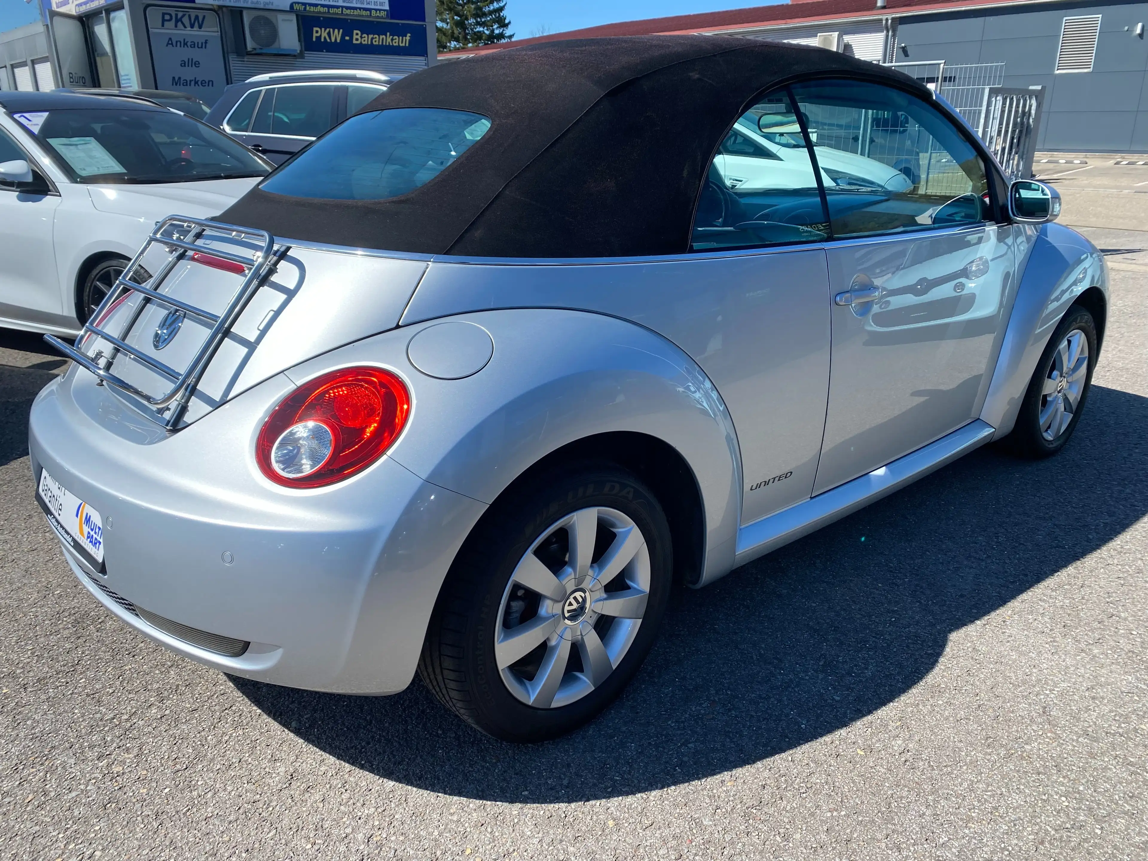 Volkswagen New Beetle Cabriolet 2.0 United — photo 8