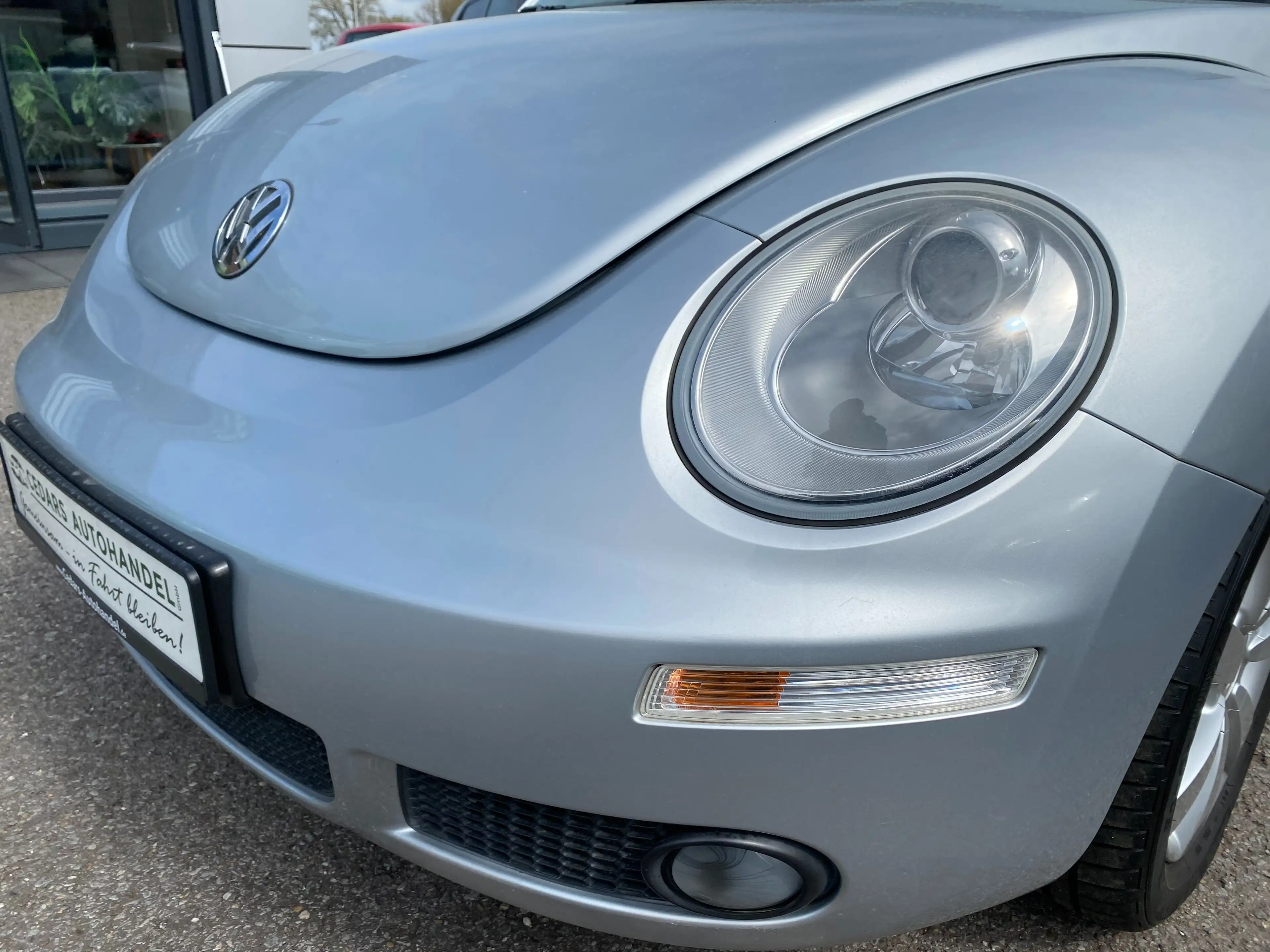 Volkswagen New Beetle Cabriolet 2.0 United — photo 11