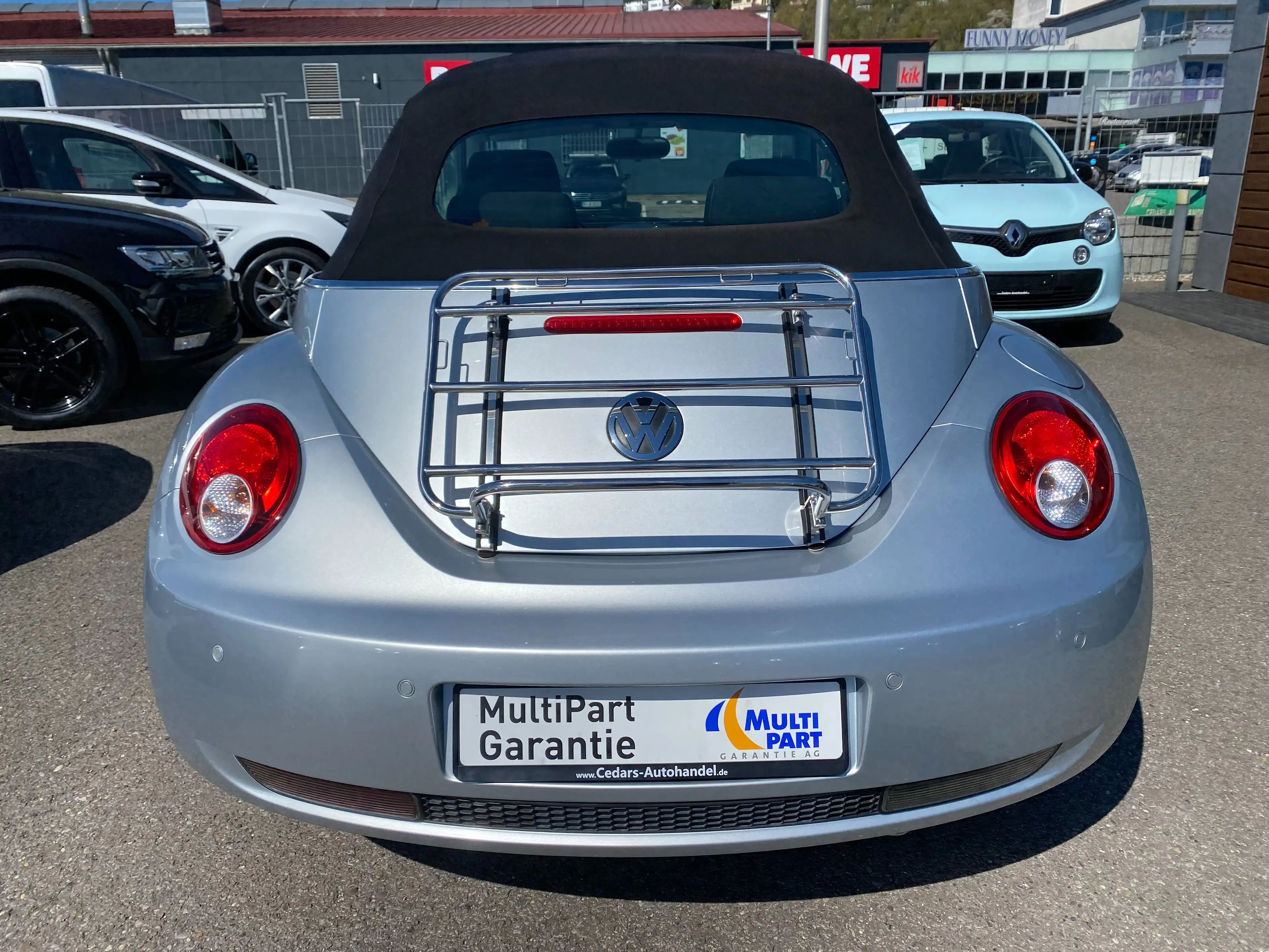 Volkswagen New Beetle Cabriolet 2.0 United — photo 7