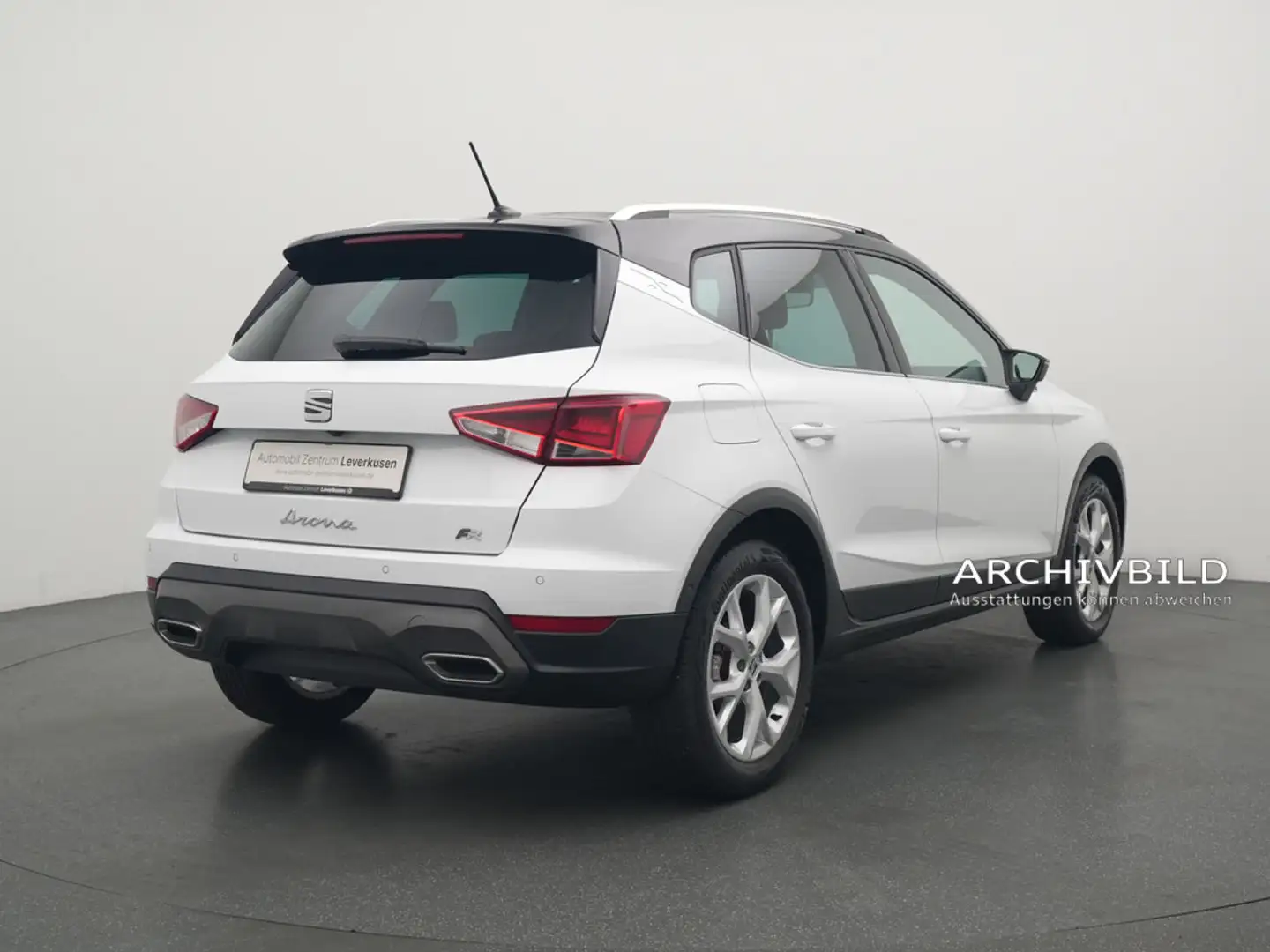 SEAT Arona DSG LED KAM VIRT SHZ PDC NAVI Schwarz - 2