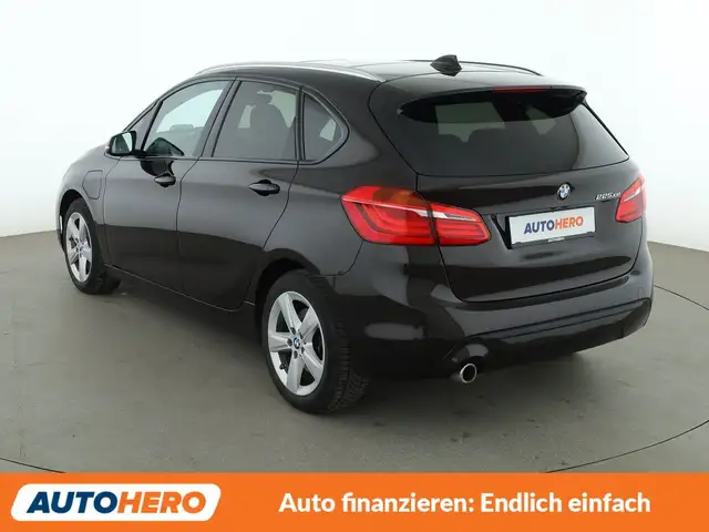BMW 2 Series view 4