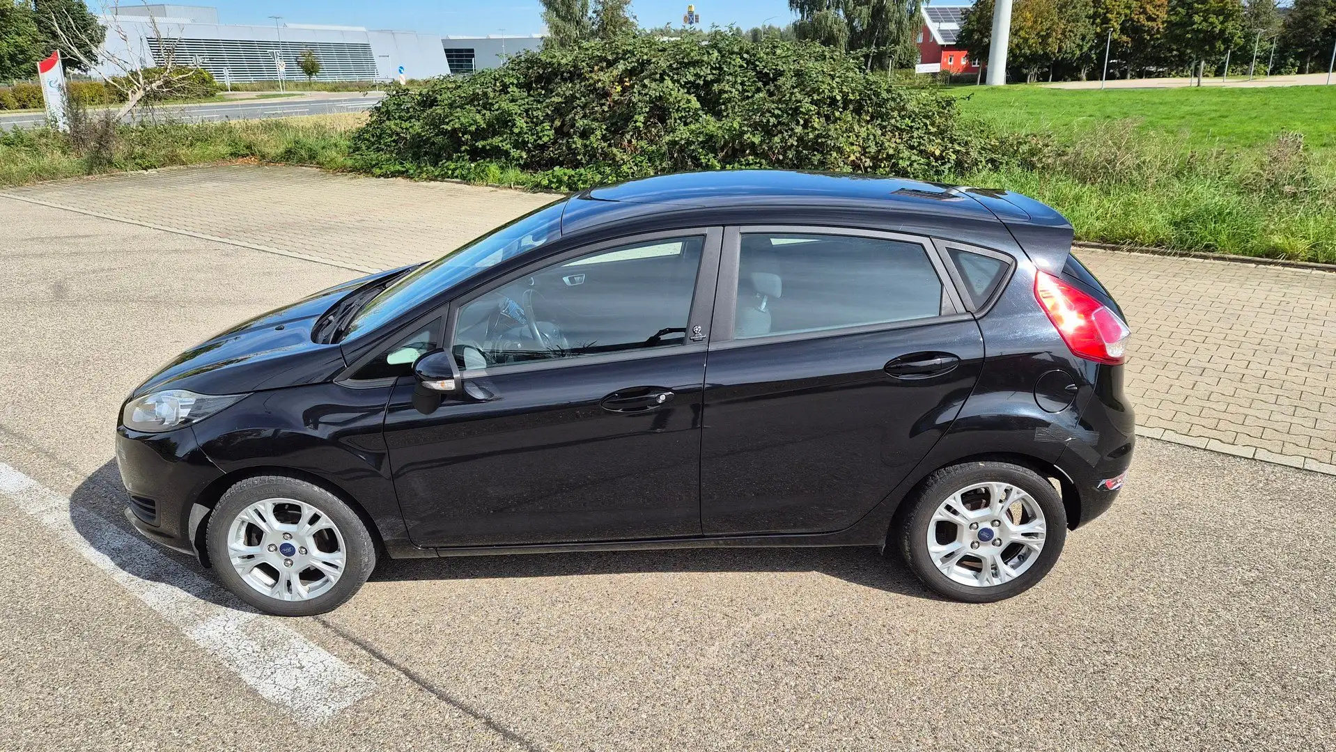 Ford Fiesta Sync Edition EURO5KlimaautomatikSHZ PDCel.Spiegel - 2