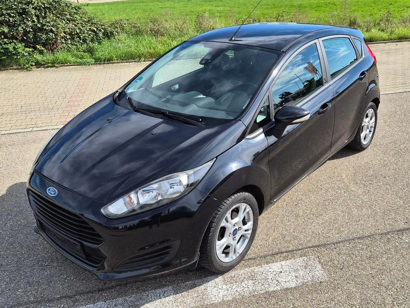 Ford Fiesta Sync Edition EURO5KlimaautomatikSHZ PDCel.Spiegel - 1