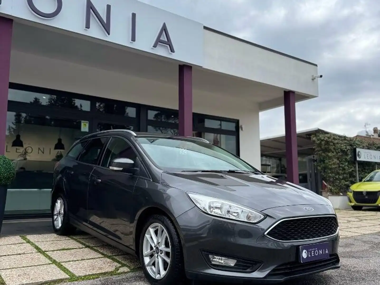 Ford Focus 1.5 tdci Business s&s 120cv Gris - 1