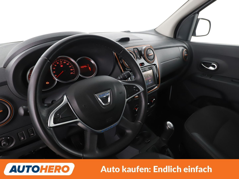 Dacia Lodgy 1.2 TCe Stepway Celebration — photo 11