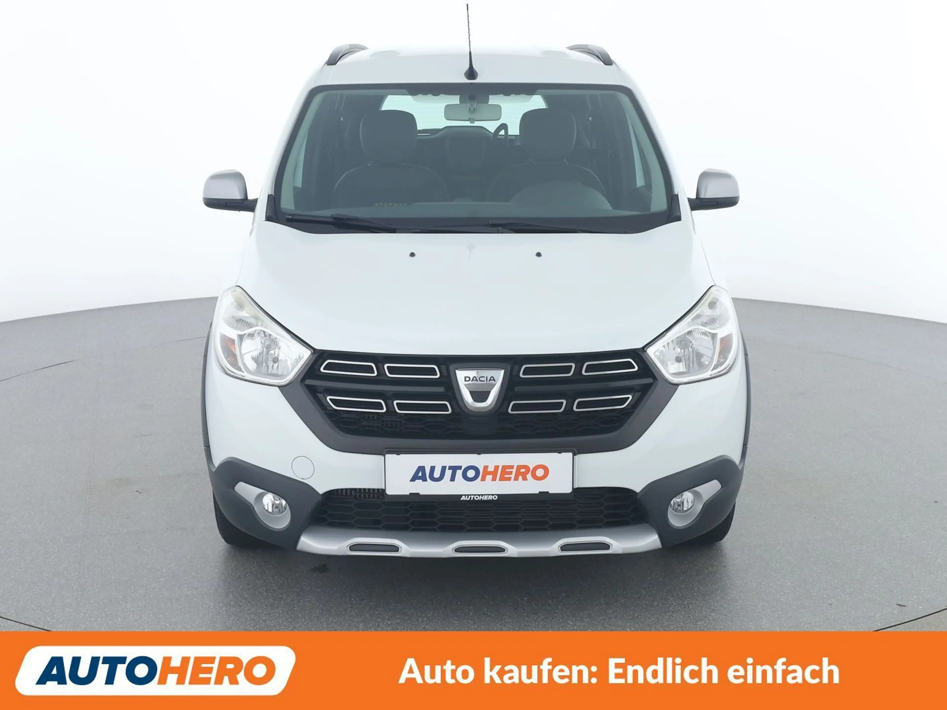 Dacia Lodgy 1.2 TCe Stepway Celebration — photo 9