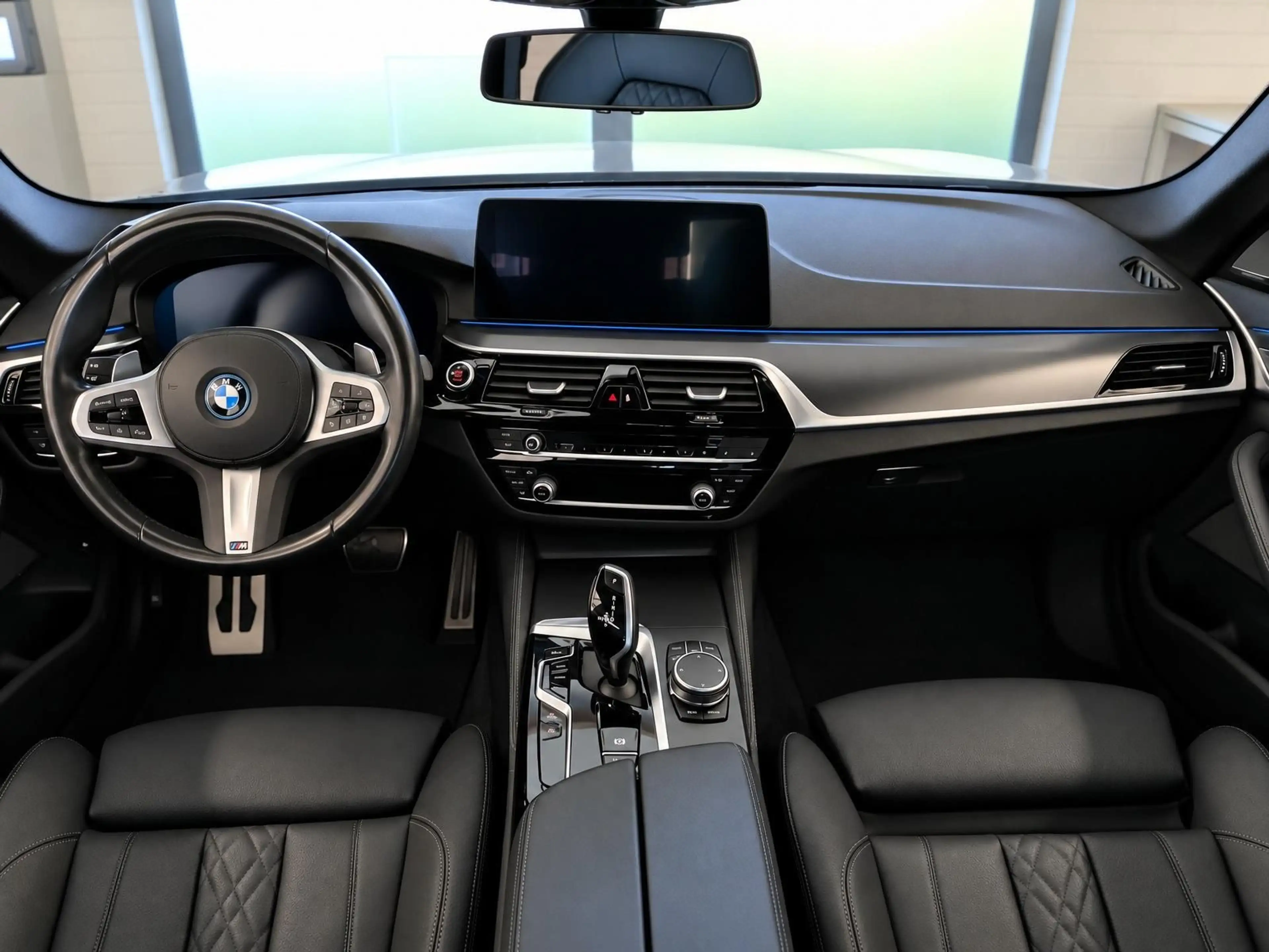 BMW 530 e xDrive Touring M Sport/H&K/LED/AHK/ — photo 4