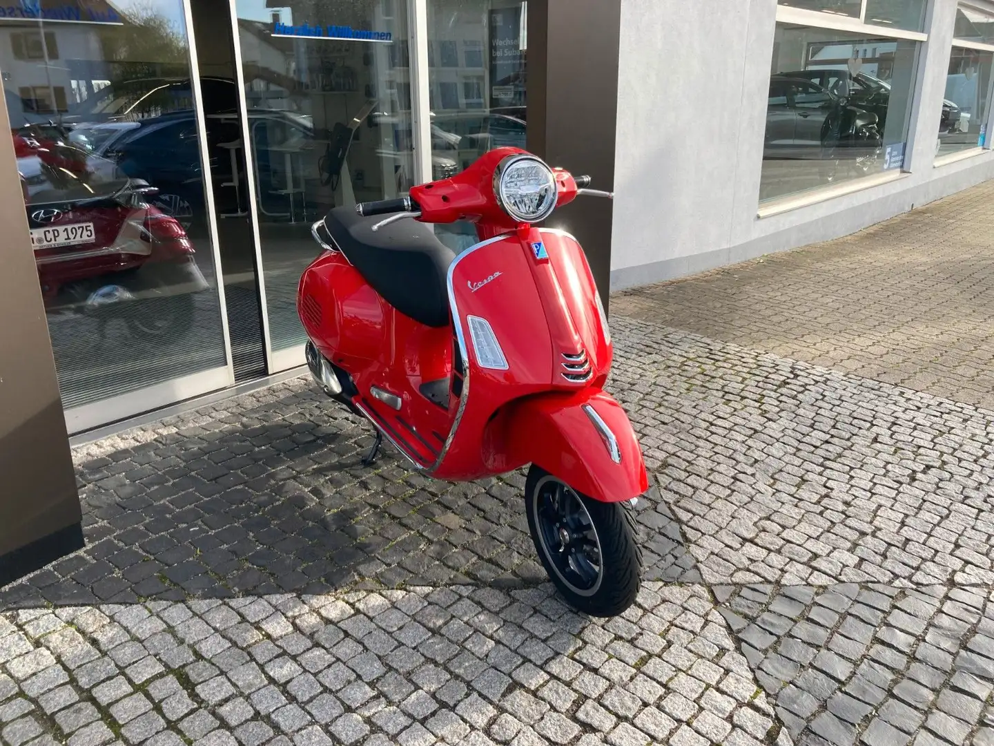 Vespa GTS Super 125 Aktion FRÜHLING 2025 Roşu - 1