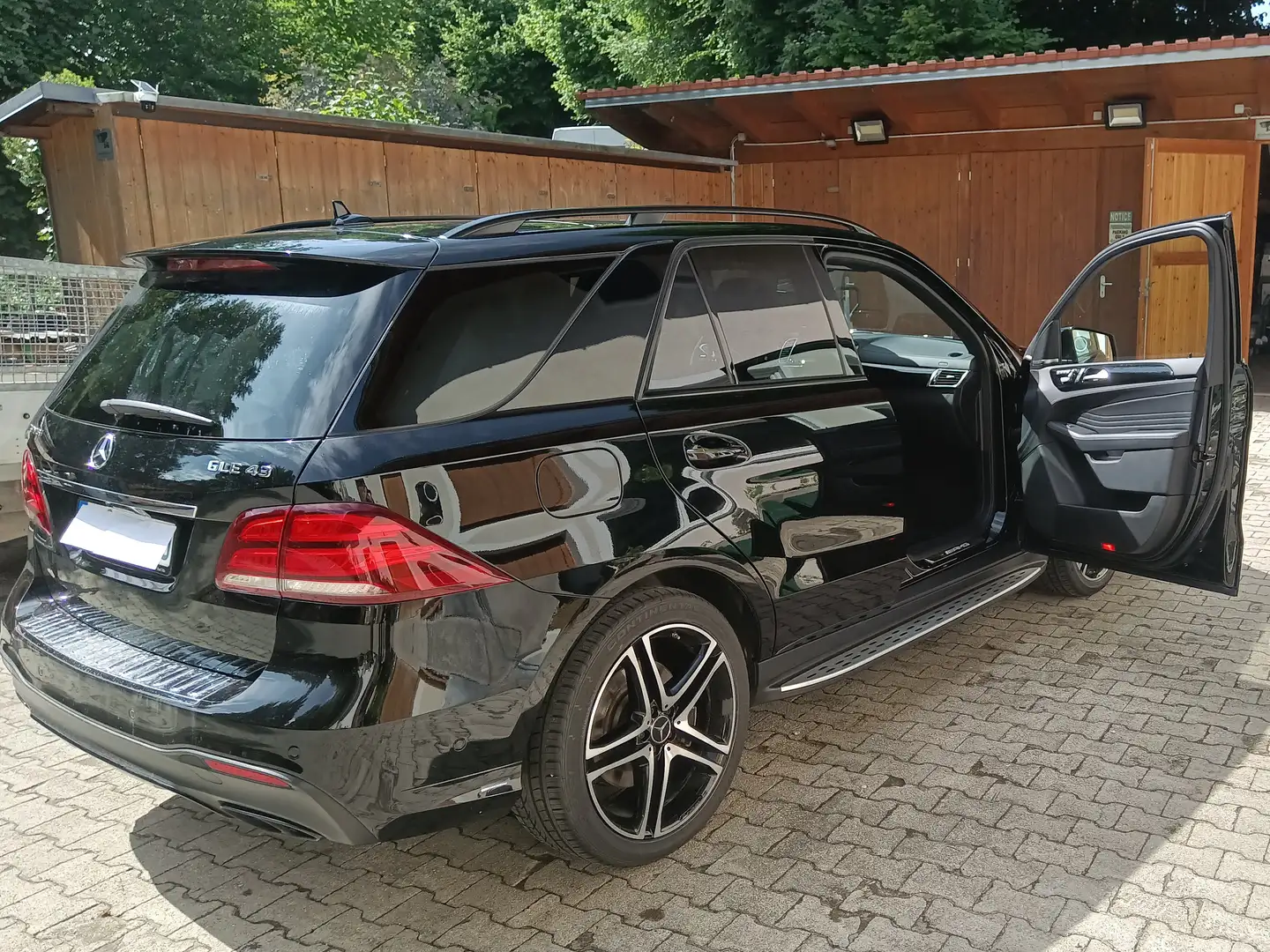Mercedes-Benz GLE 43 AMG AMG GLE 43 4Matic 9G-TRONIC AMG Line Чёрный - 1
