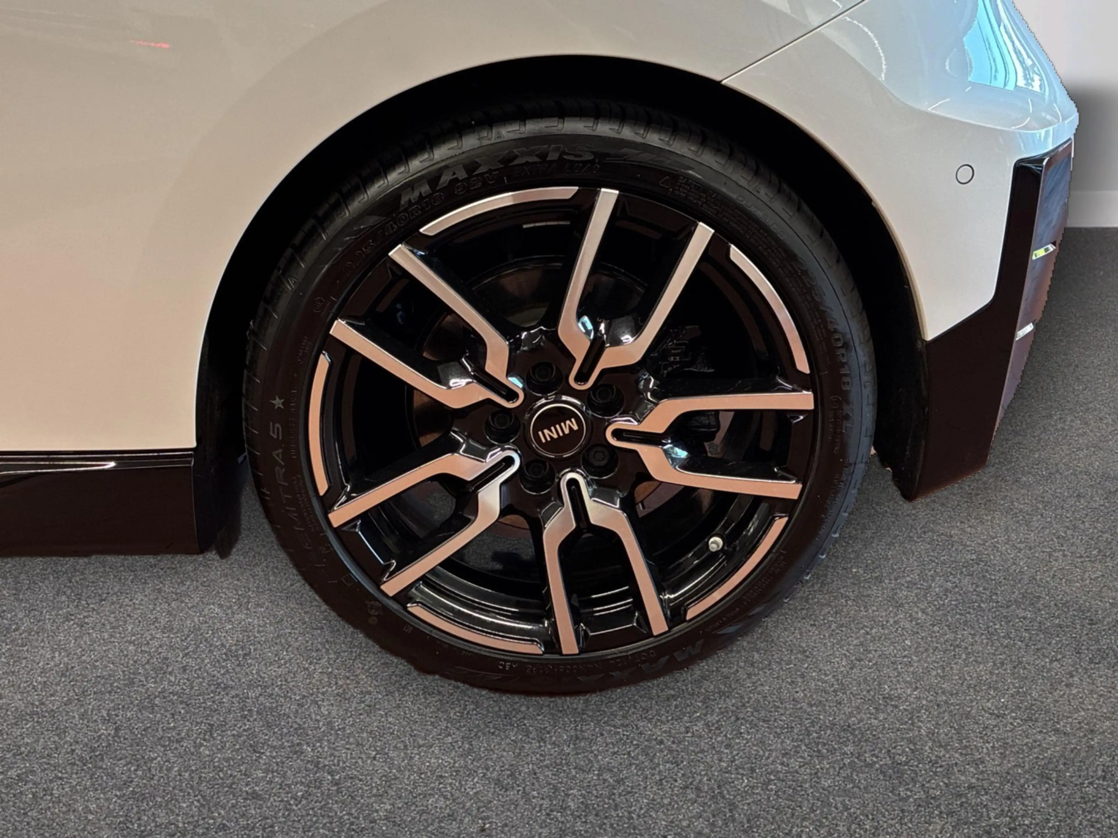 MINI Cooper SE John Cooper Works Trim — photo 8