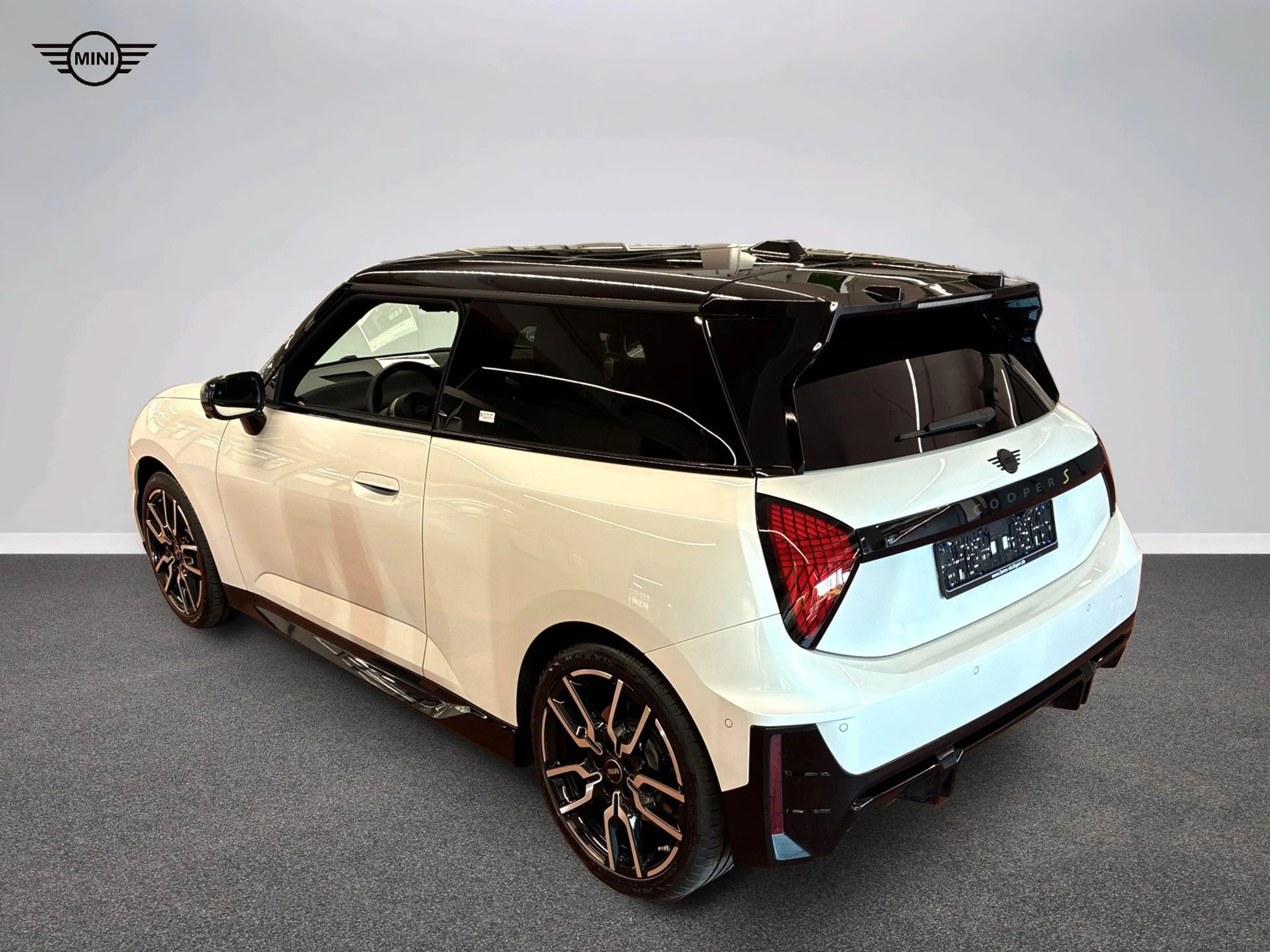 MINI Cooper SE John Cooper Works Trim — photo 6
