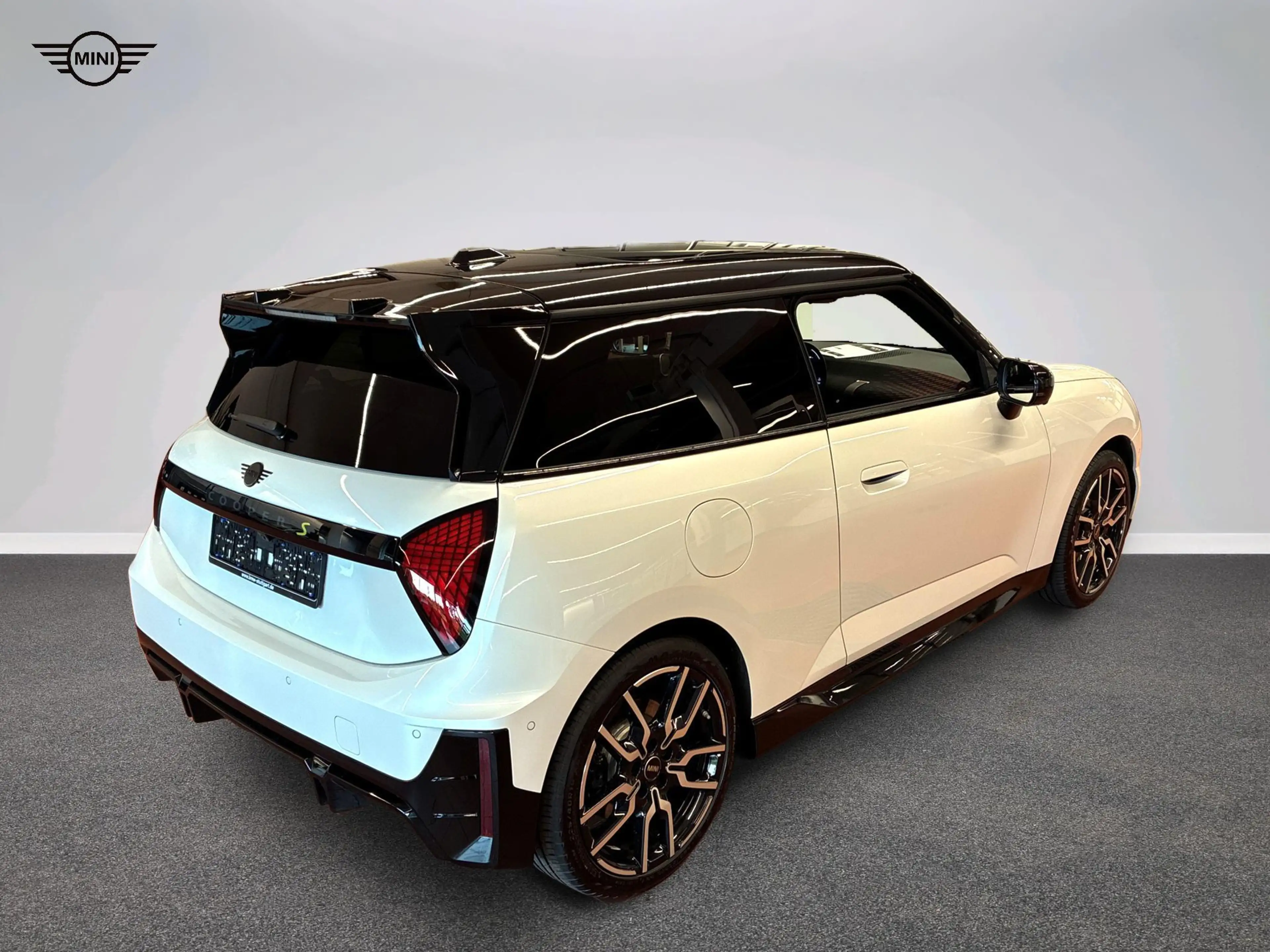 MINI Cooper SE John Cooper Works Trim — photo 4