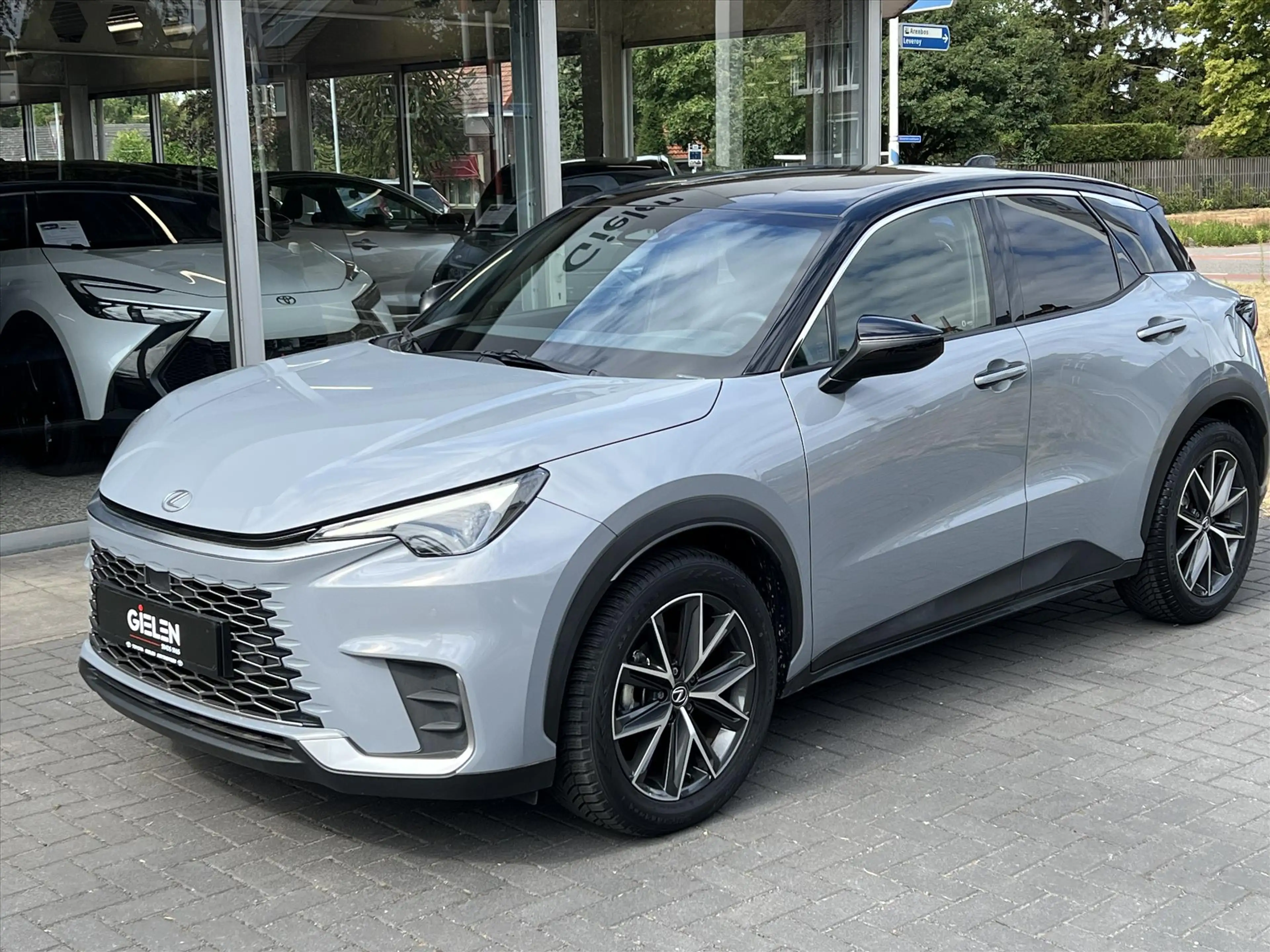 Lexus LBX 1.5 Hybrid Emotion Tech Pack | Leer, Elektrische a — photo 11