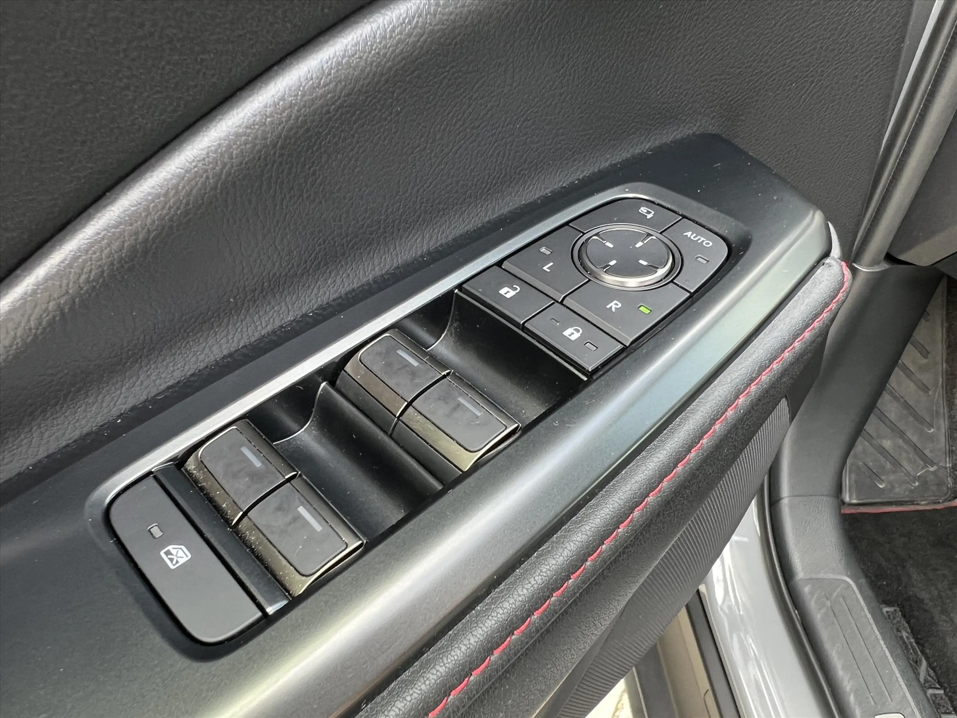 Lexus LBX 1.5 Hybrid Emotion Tech Pack | Leer, Elektrische a — photo 21