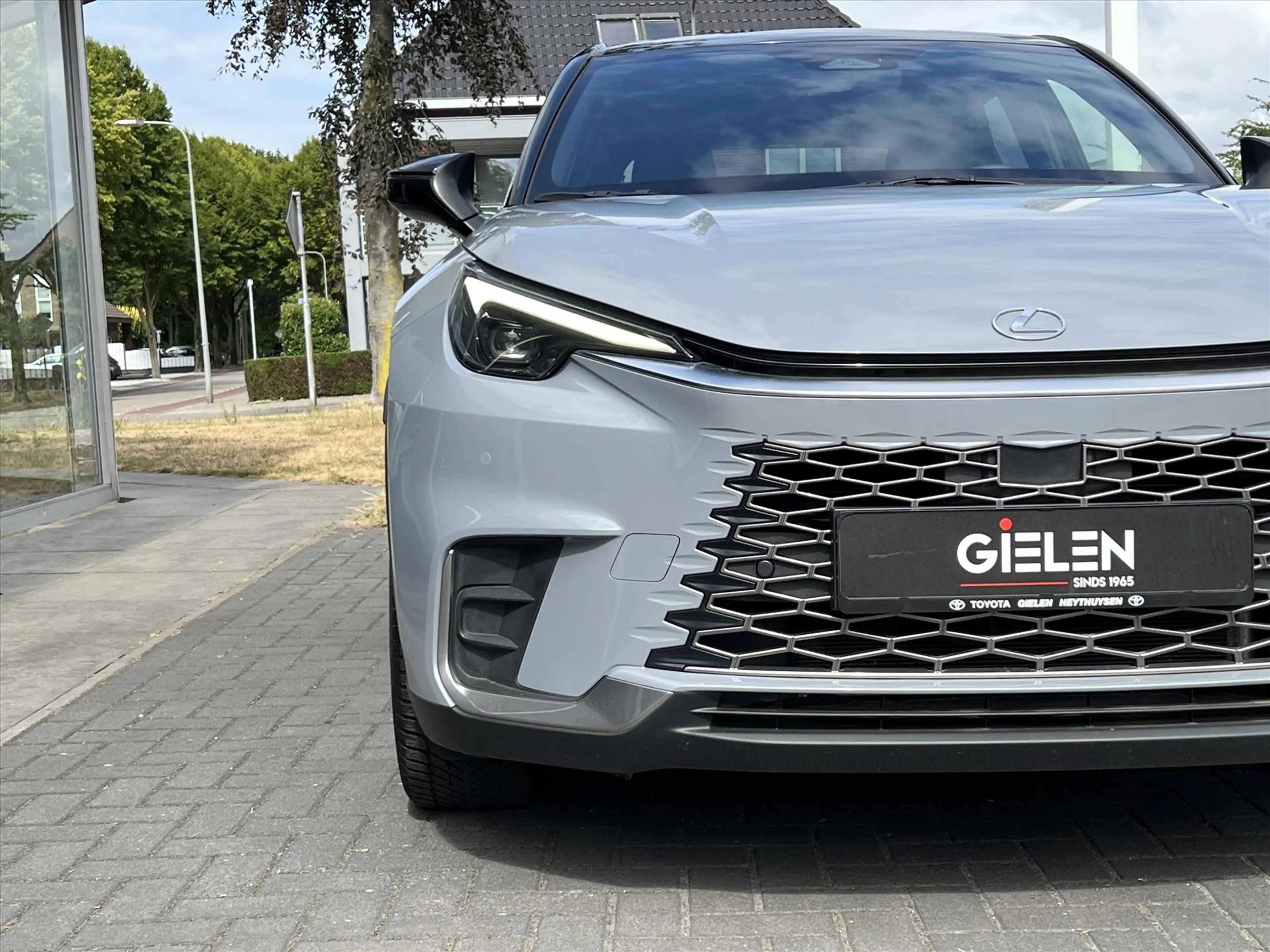 Lexus LBX 1.5 Hybrid Emotion Tech Pack | Leer, Elektrische a — photo 6
