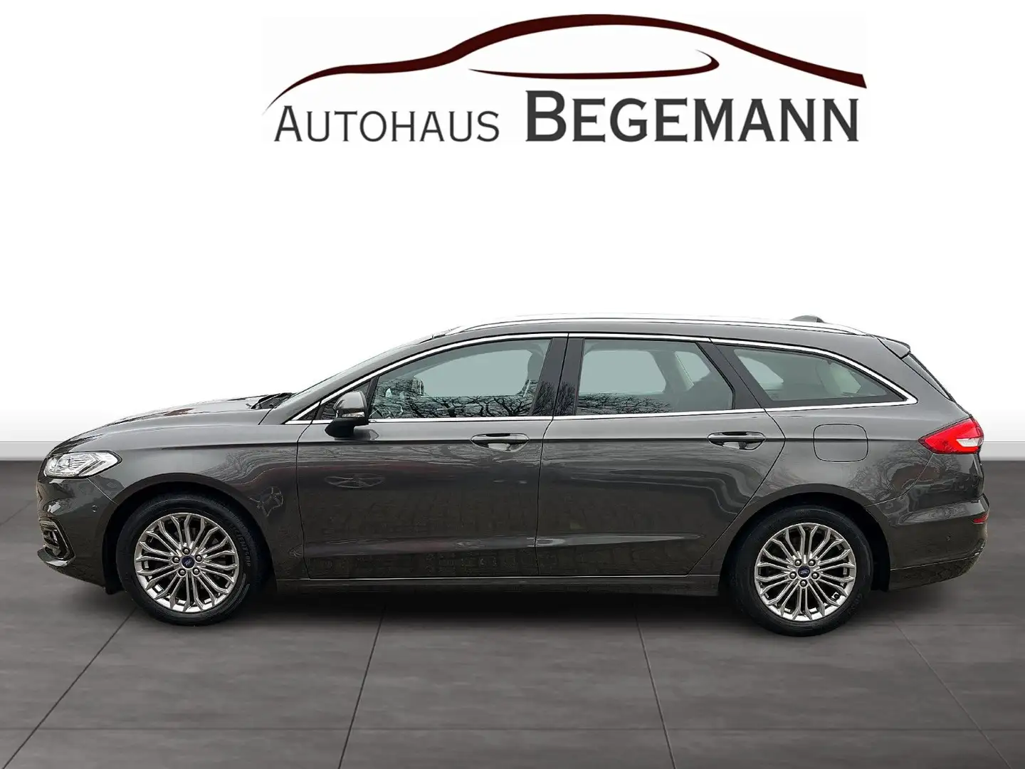 Ford Mondeo 2.0 EB Titanium Aut AHK ACC WinterPK Gris - 2