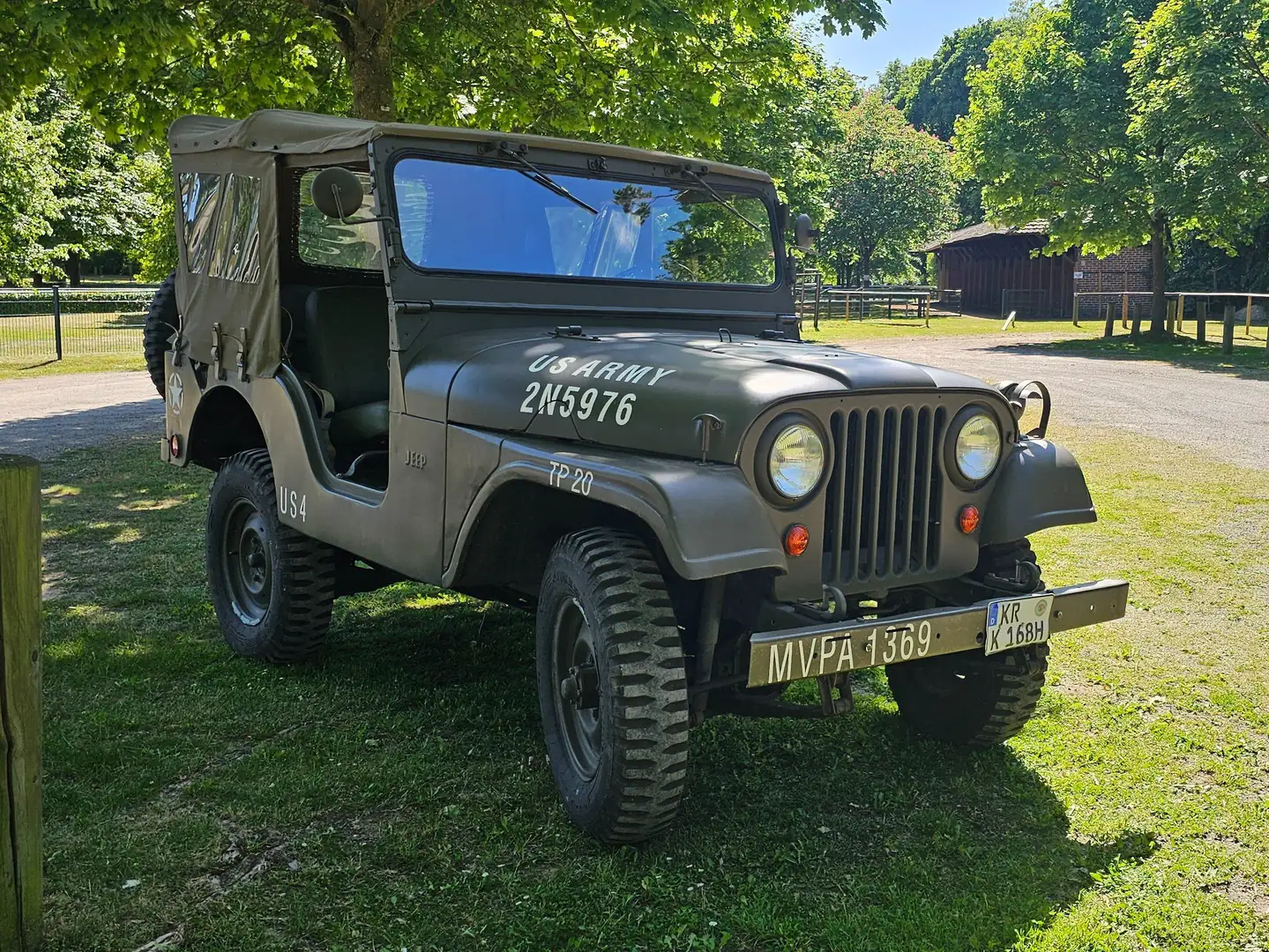 Jeep Willys Kaiser Jeep. SWISS ARMY Verde - 1