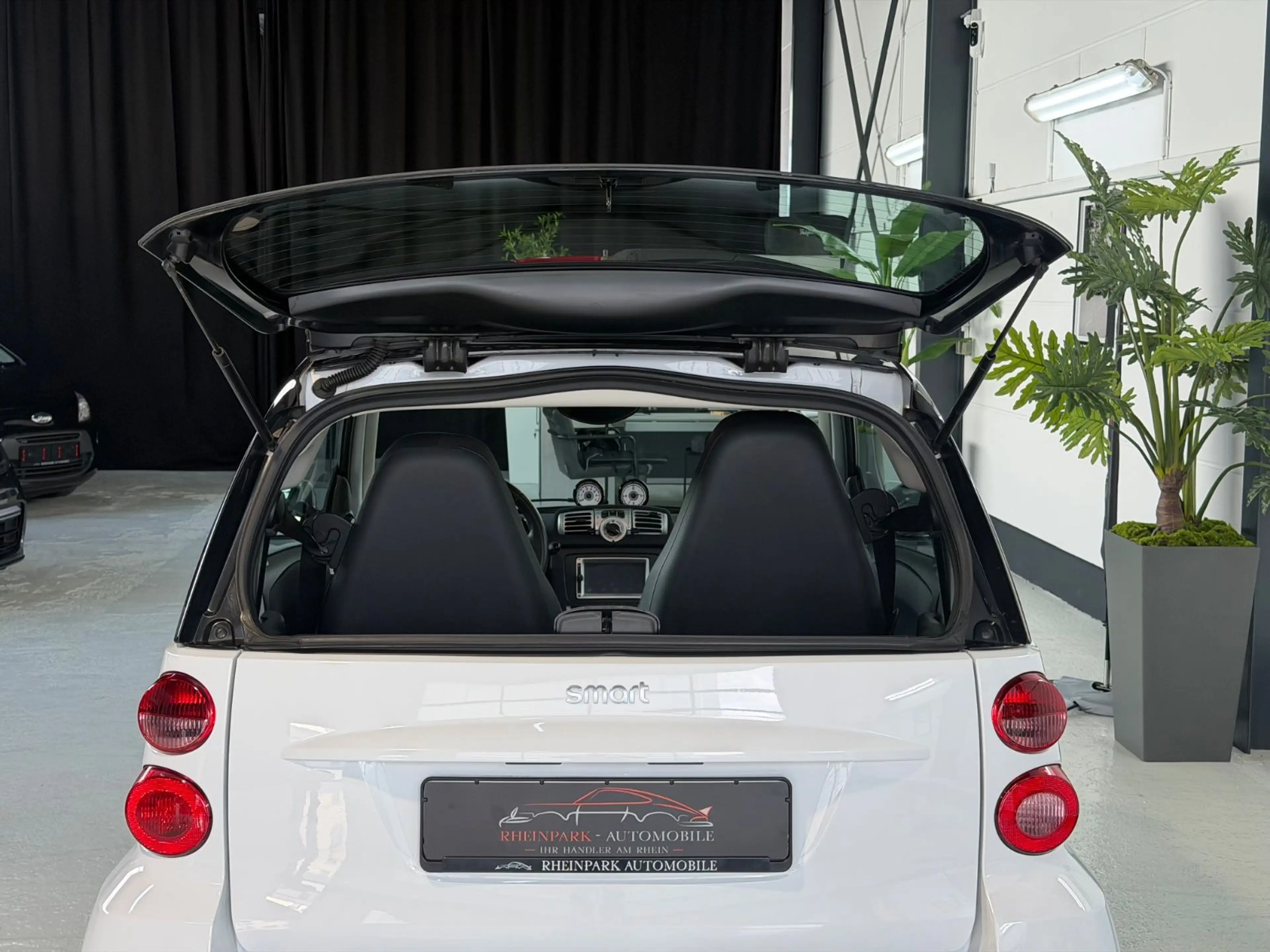 smart forTwo Coupe Pano Klima TÜV NEU — photo 18