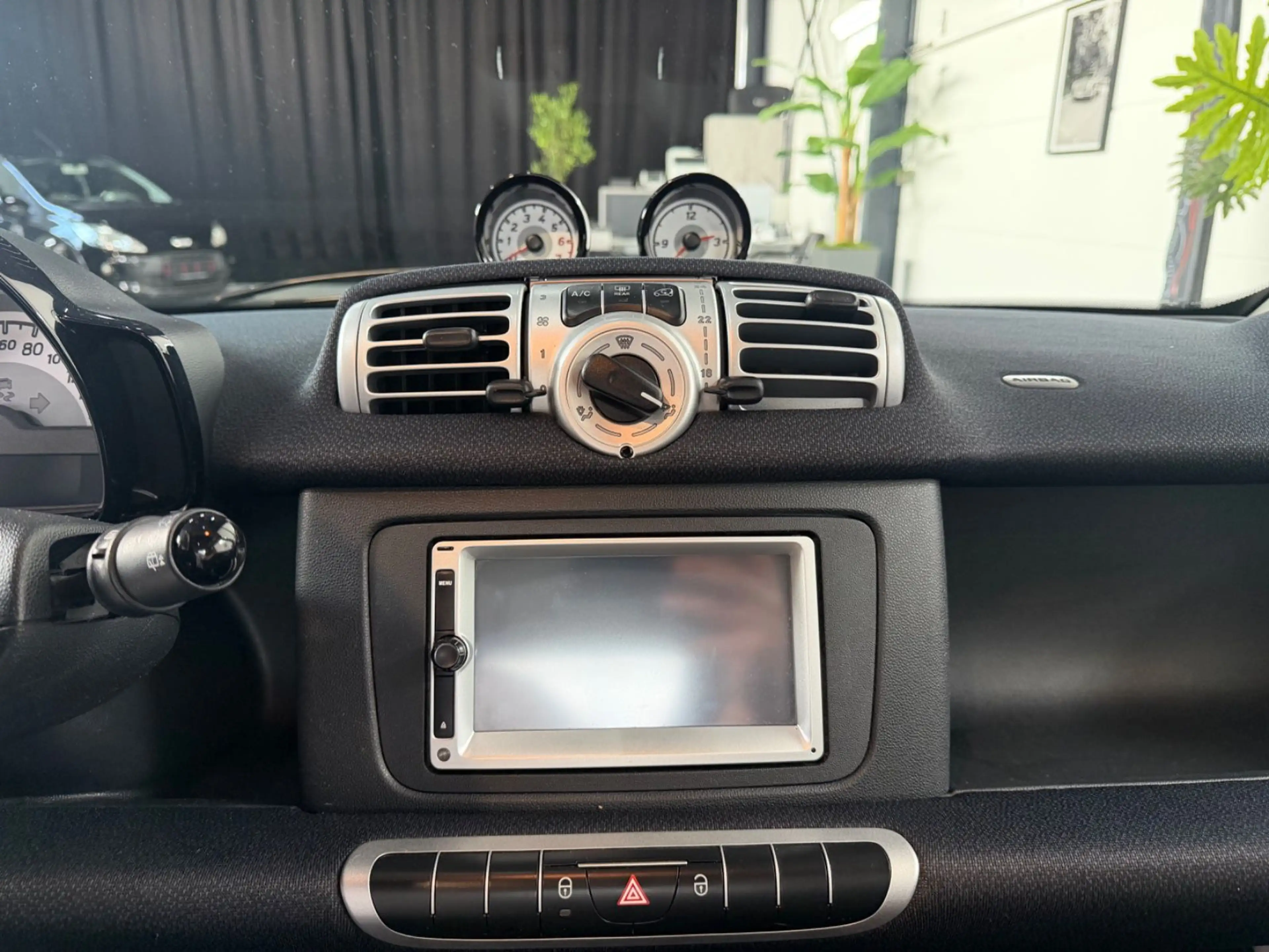 smart forTwo Coupe Pano Klima TÜV NEU — photo 14