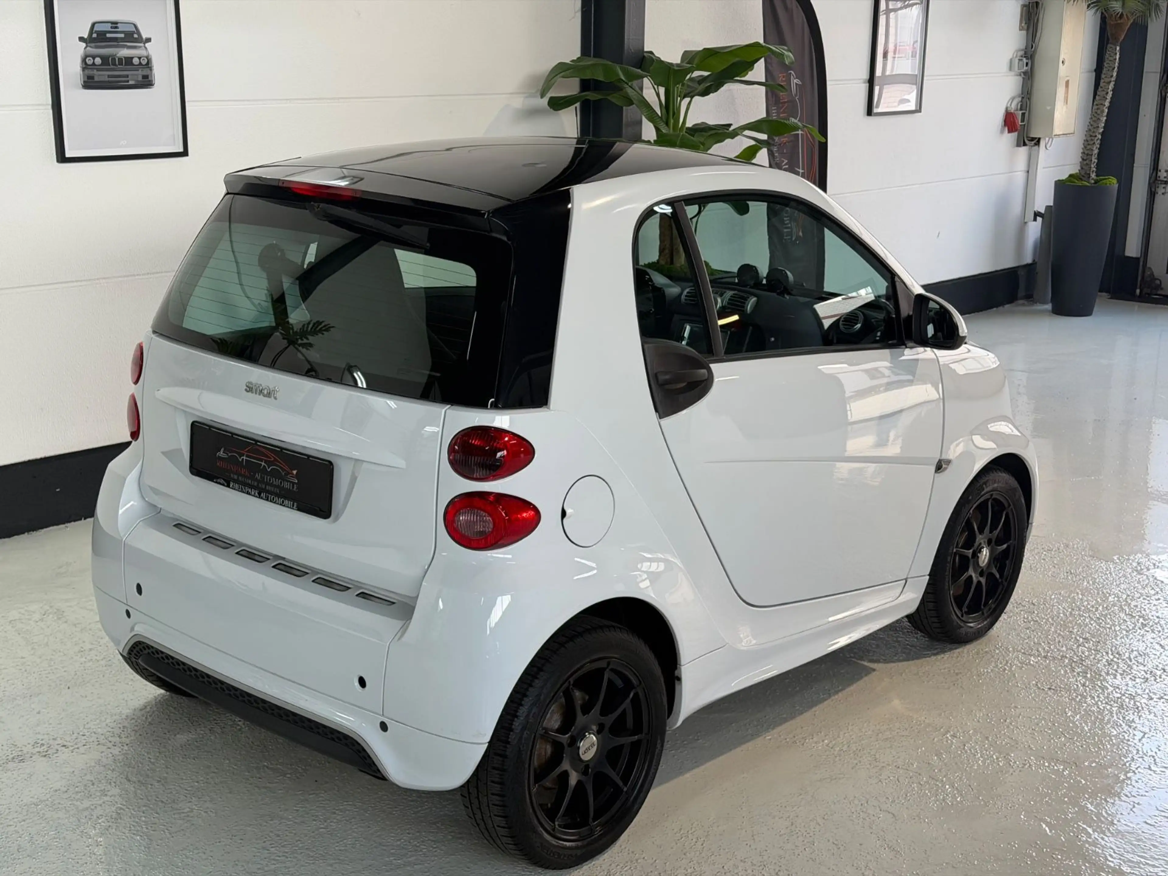 smart forTwo Coupe Pano Klima TÜV NEU — photo 22