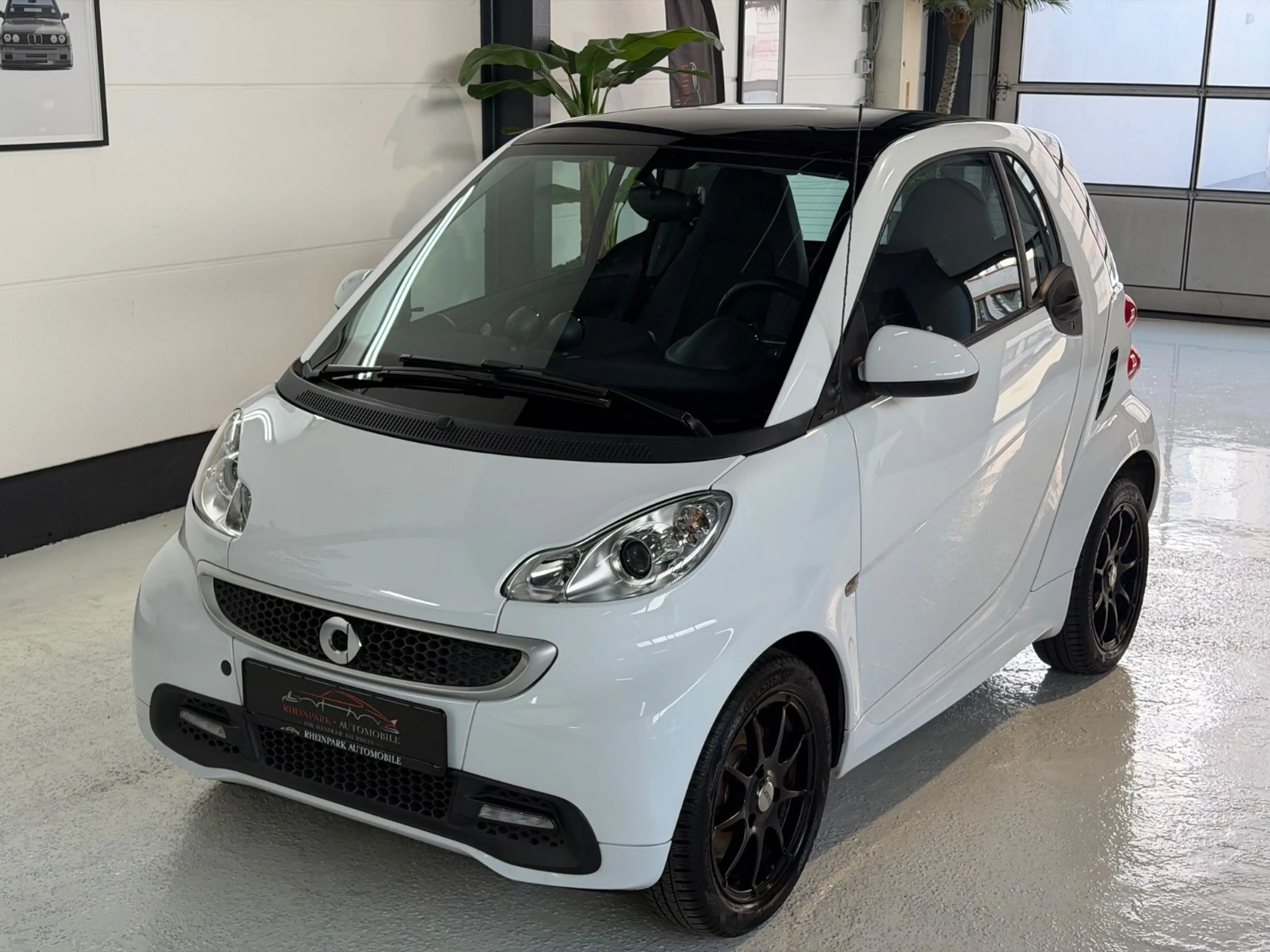 smart forTwo Coupe Pano Klima TÜV NEU — photo 23