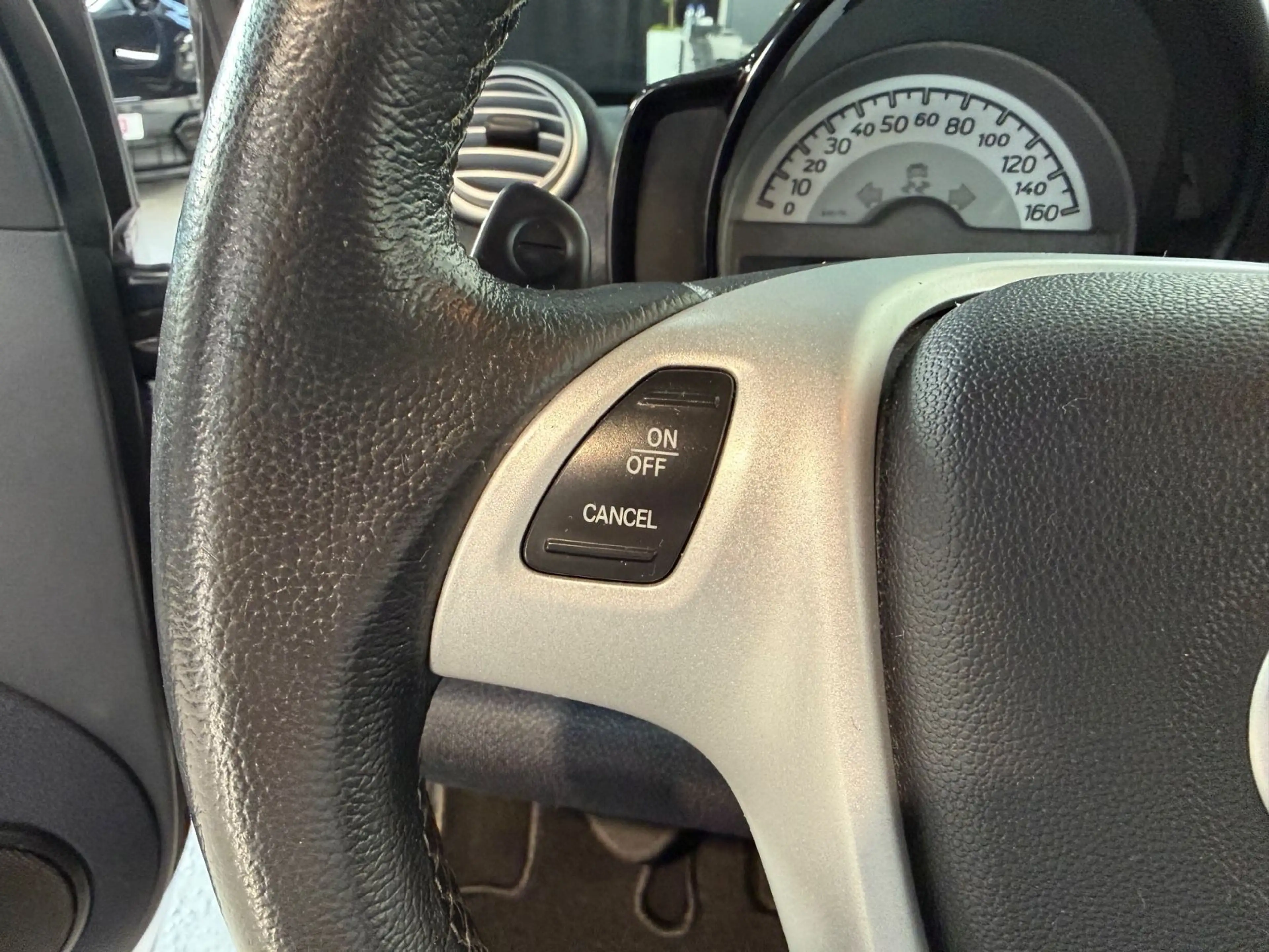 smart forTwo Coupe Pano Klima TÜV NEU — photo 15