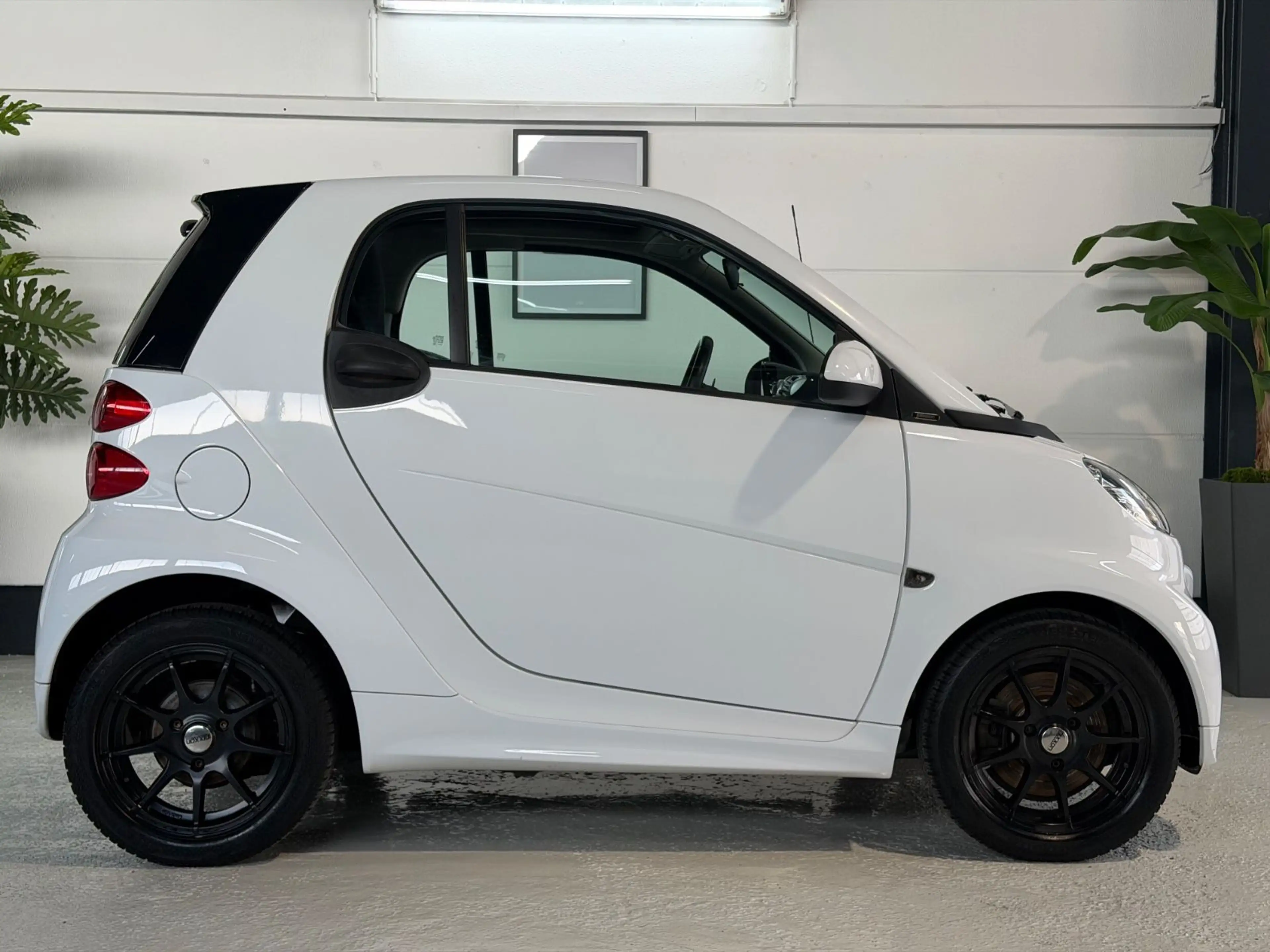 smart forTwo Coupe Pano Klima TÜV NEU — photo 3