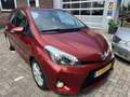 Toyota Yaris 1.5 Hybrid Dynamic Navi 5-drs A/T + 12 MND BOVAG Rood - thumbnail 3