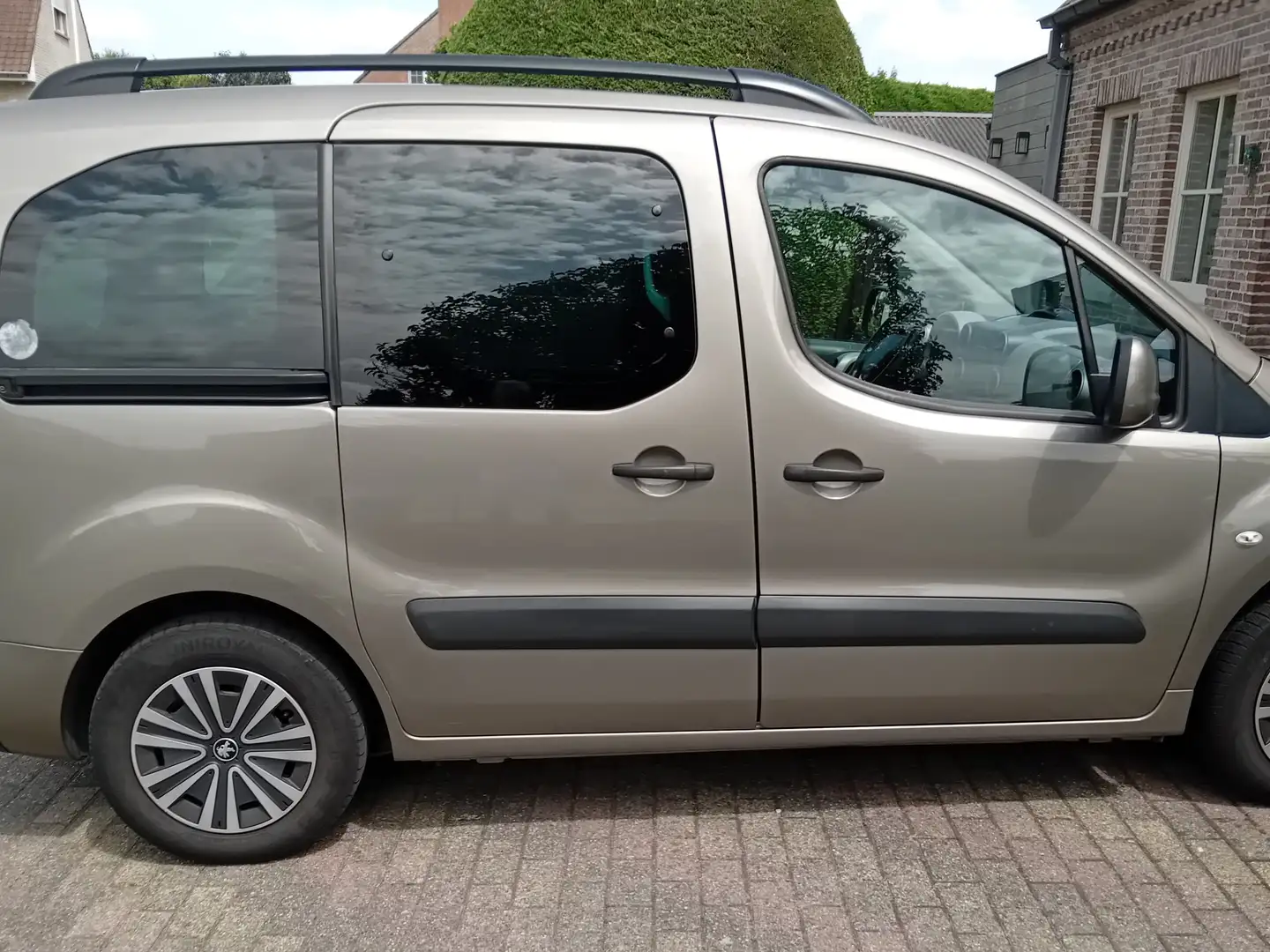 Peugeot Partner Partner Tepee 98 VTi Access Bruin - 2