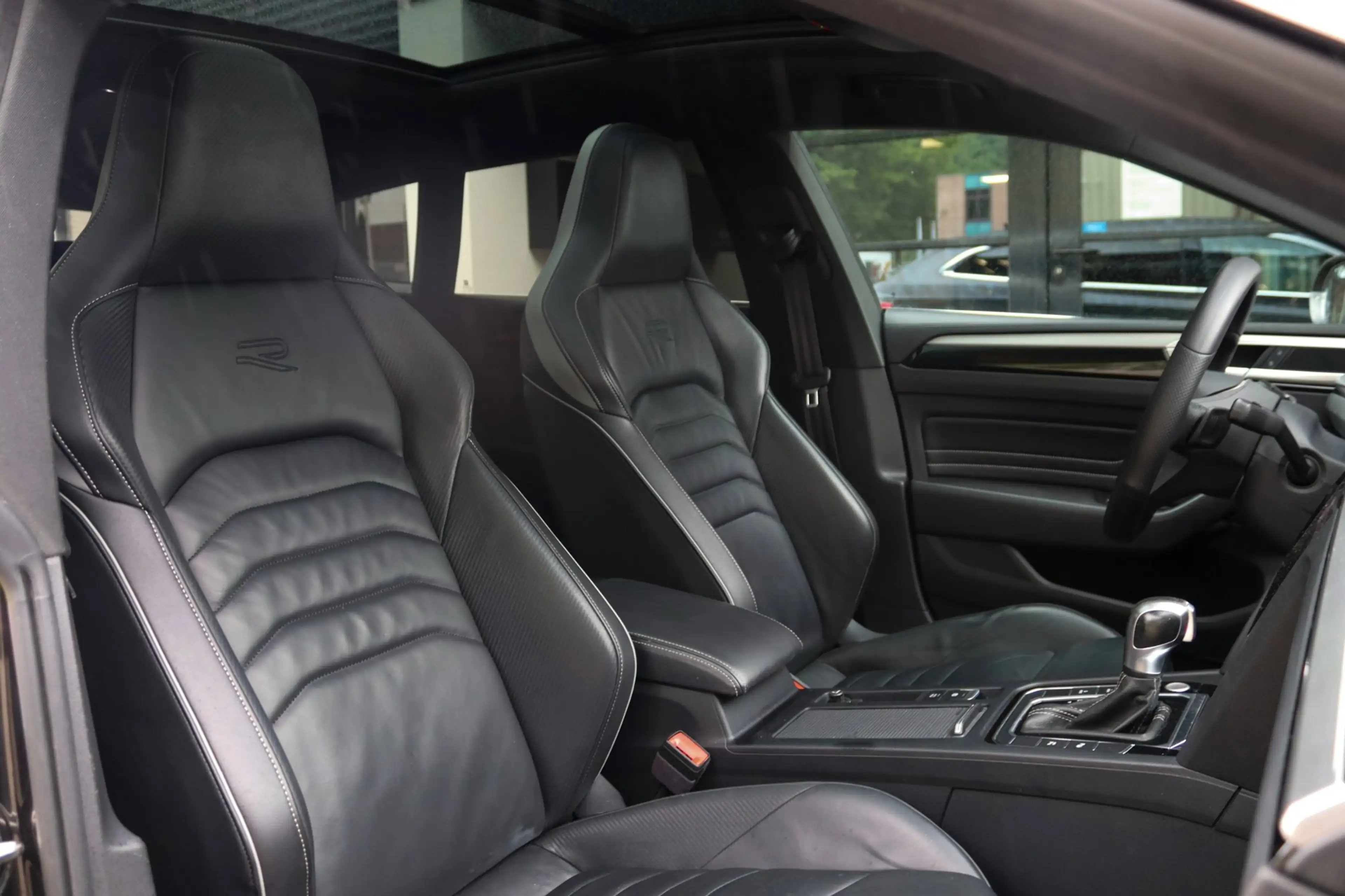 Volkswagen Arteon Shooting Brake 1.4 TSI eHybrid R-Line BTW — photo 2