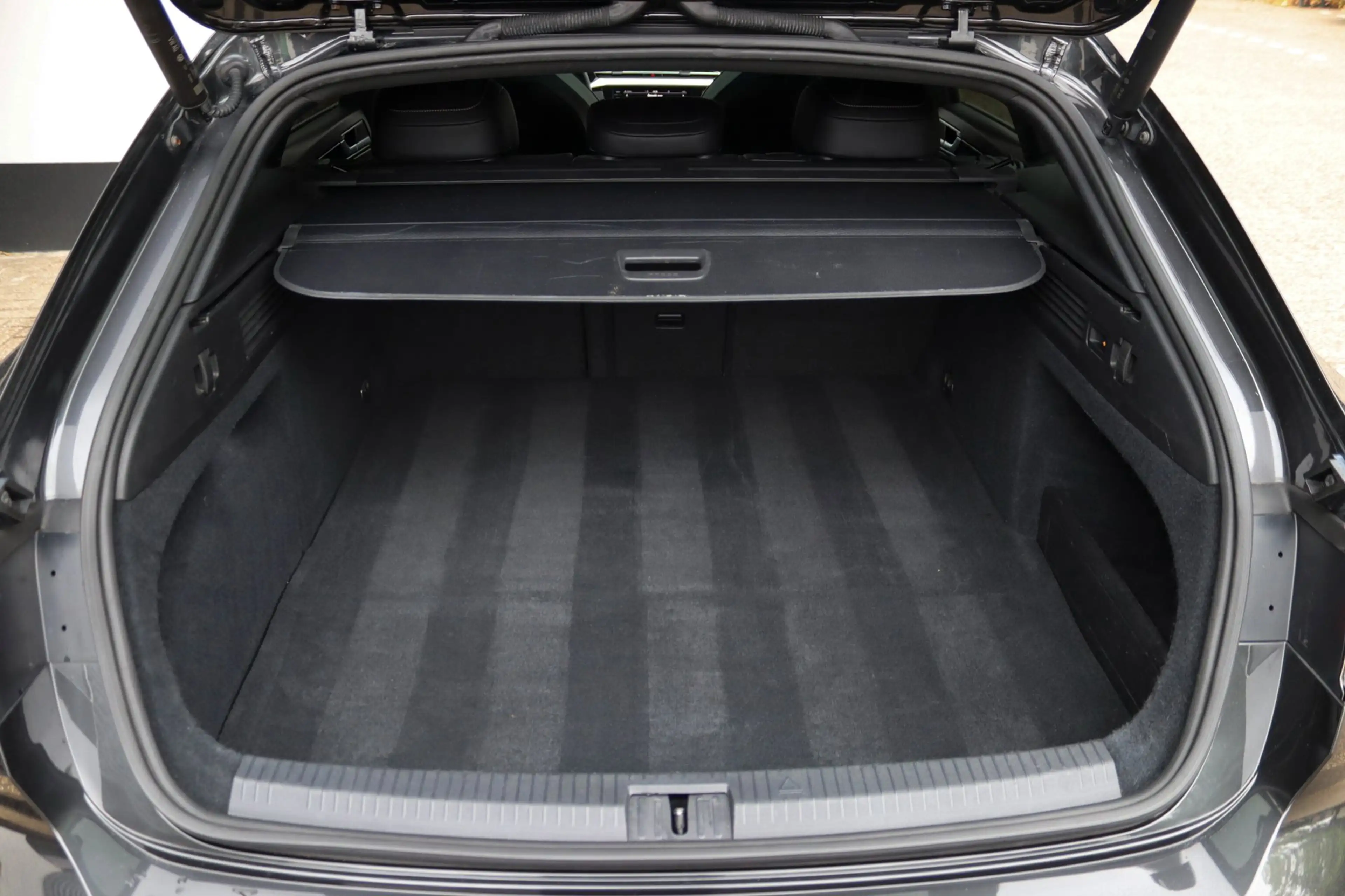 Volkswagen Arteon Shooting Brake 1.4 TSI eHybrid R-Line BTW — photo 11