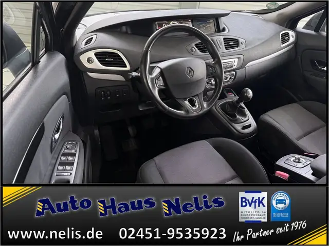 Renault Megane view 5