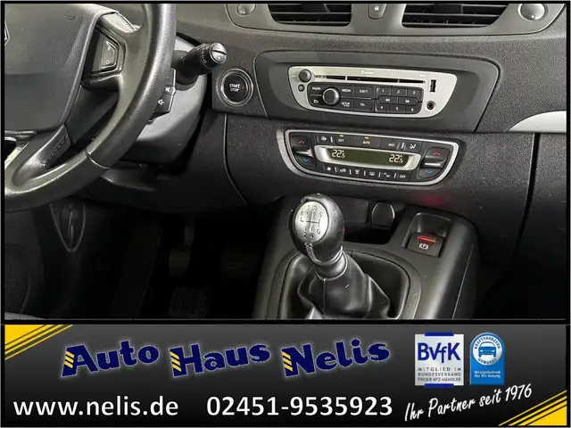 Renault Megane view 12