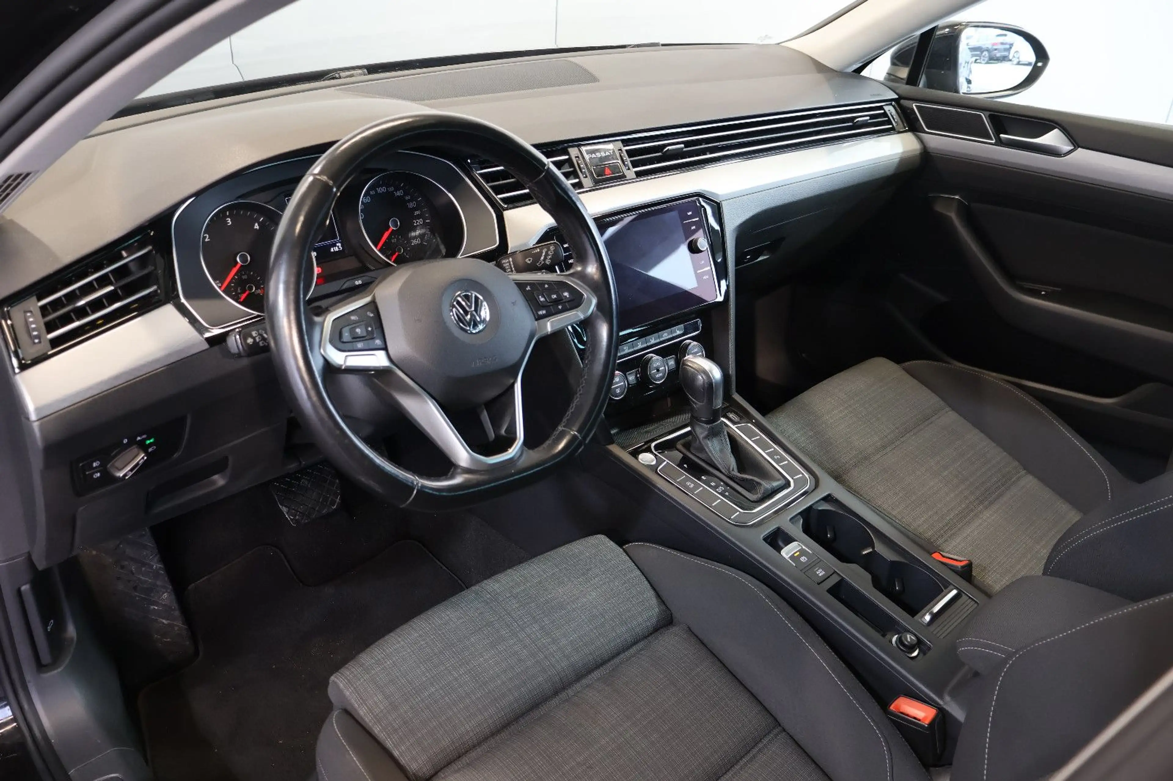 Volkswagen Passat Variant Passat 2.0 TDI Business ACC+LANE+KAM+LED+CARPLAY — photo 9